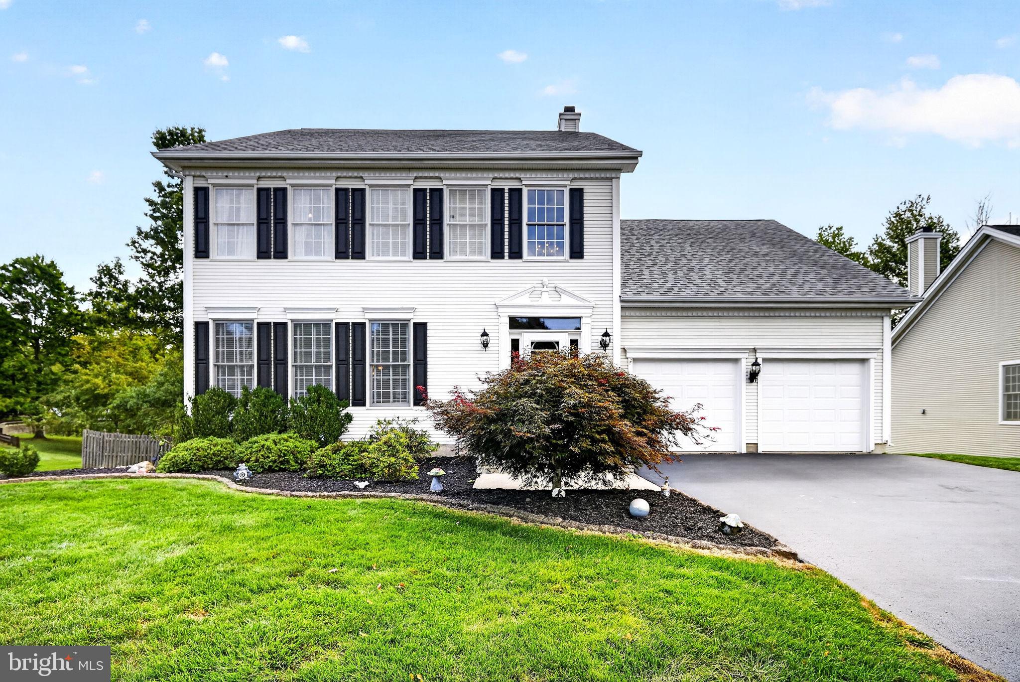 86 Chicory Ln, Pennington, NJ 08534