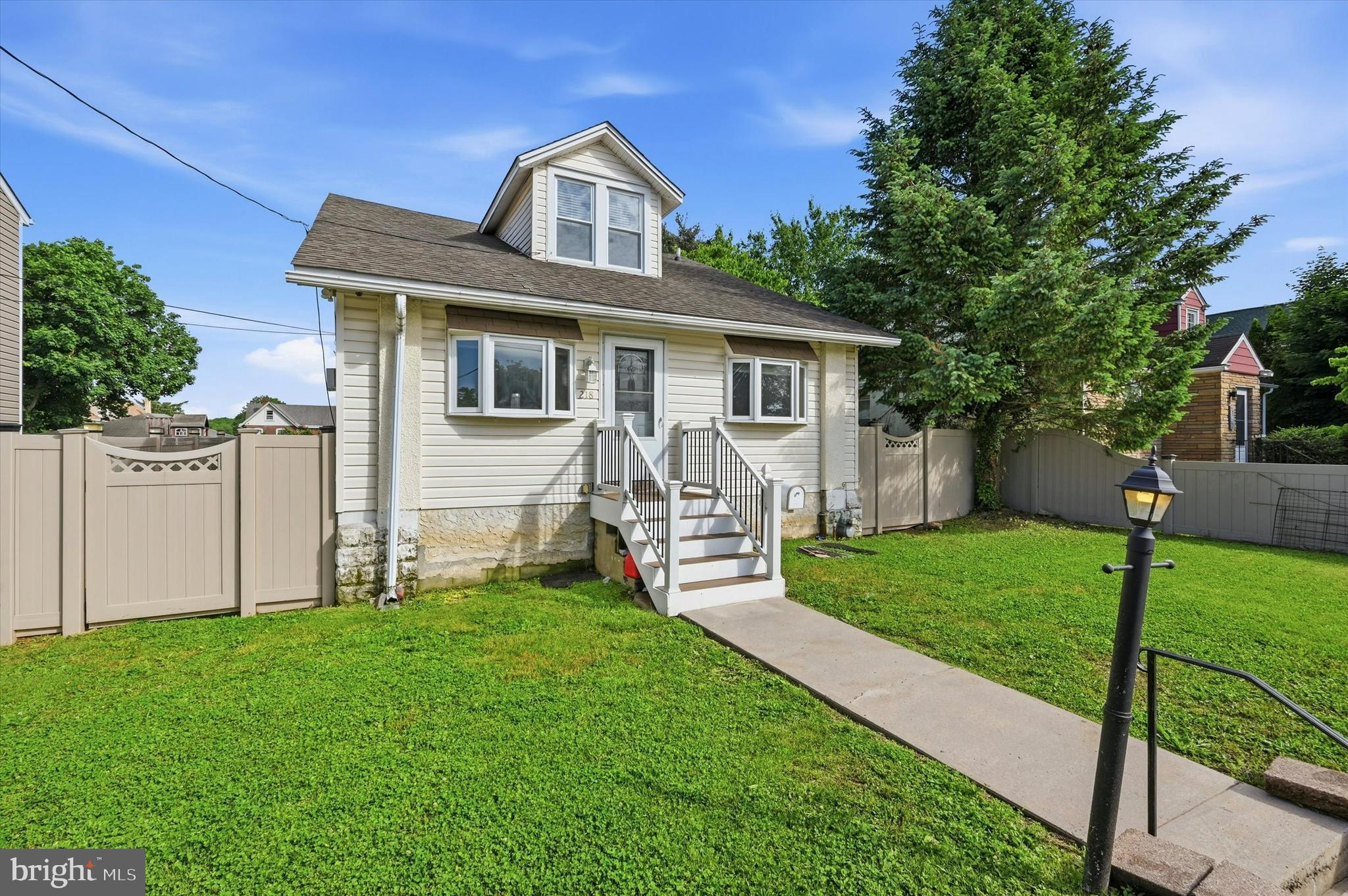 218 Sylvania Ave, Jenkintown, PA 19046