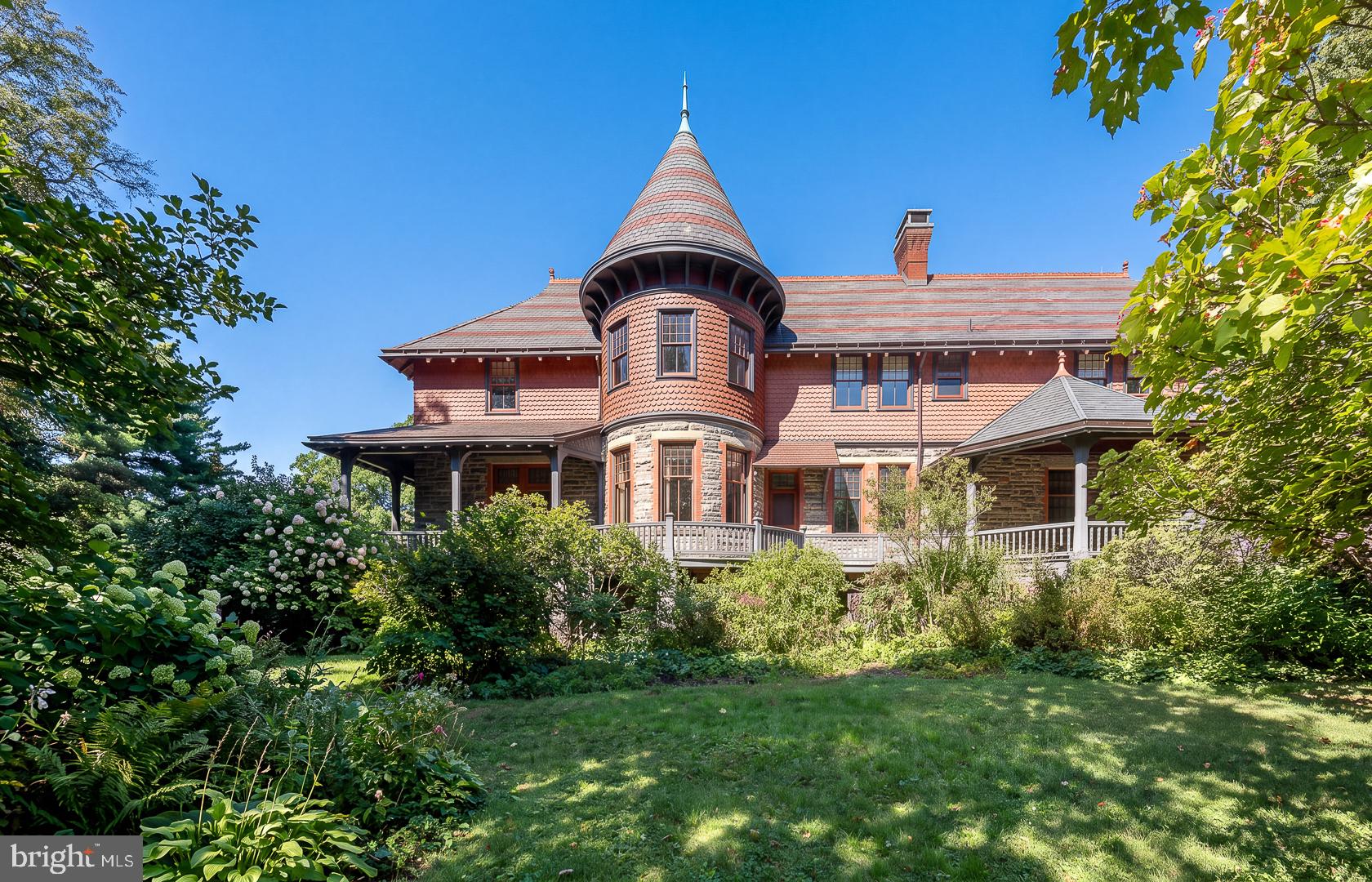 266 Beechwood Dr, Bryn Mawr, PA 19010