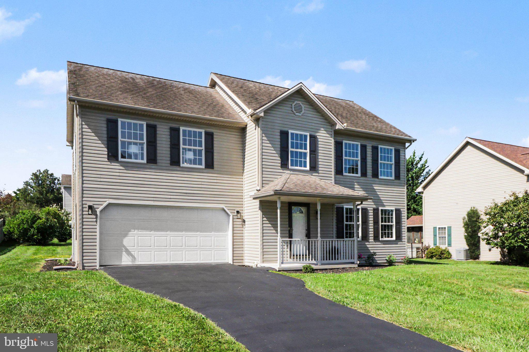 31 Woodview Dr, Mount Holly Springs, PA 17065 photo