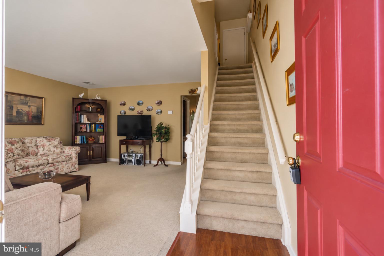 7 Norfolk Ct, Bordentown, NJ 08505 photo