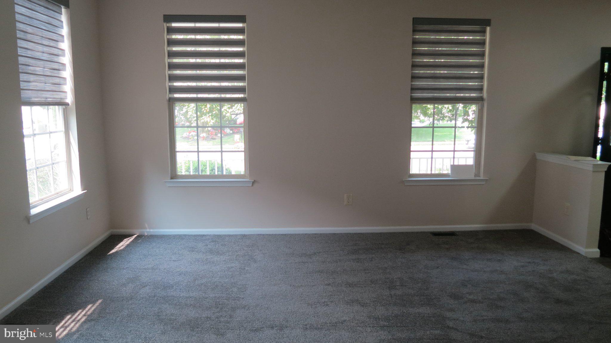 77 Creekwood Dr, Bordentown, NJ 08505 photo