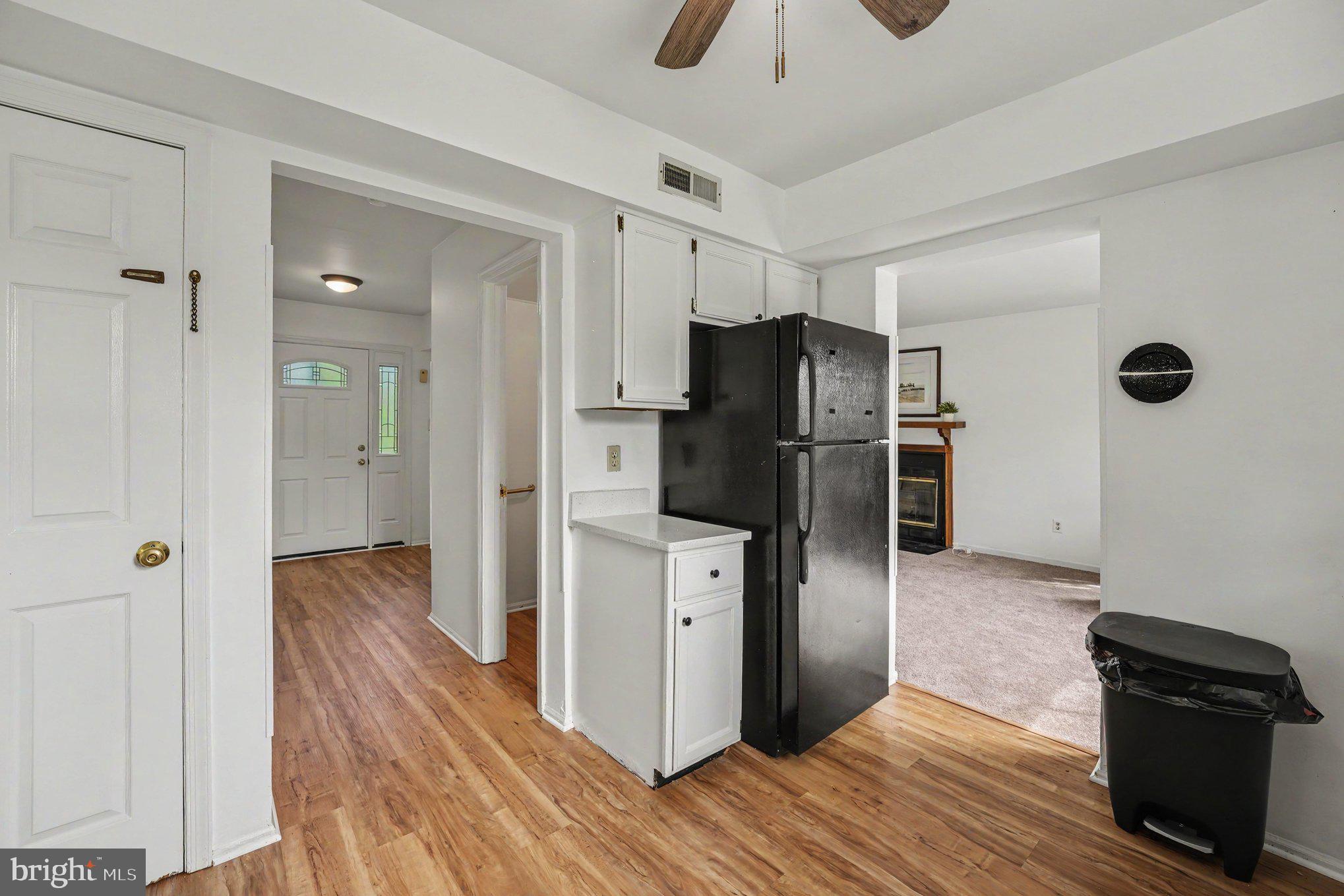 308 Hampton Cir, Gilbertsville, PA 19525 photo