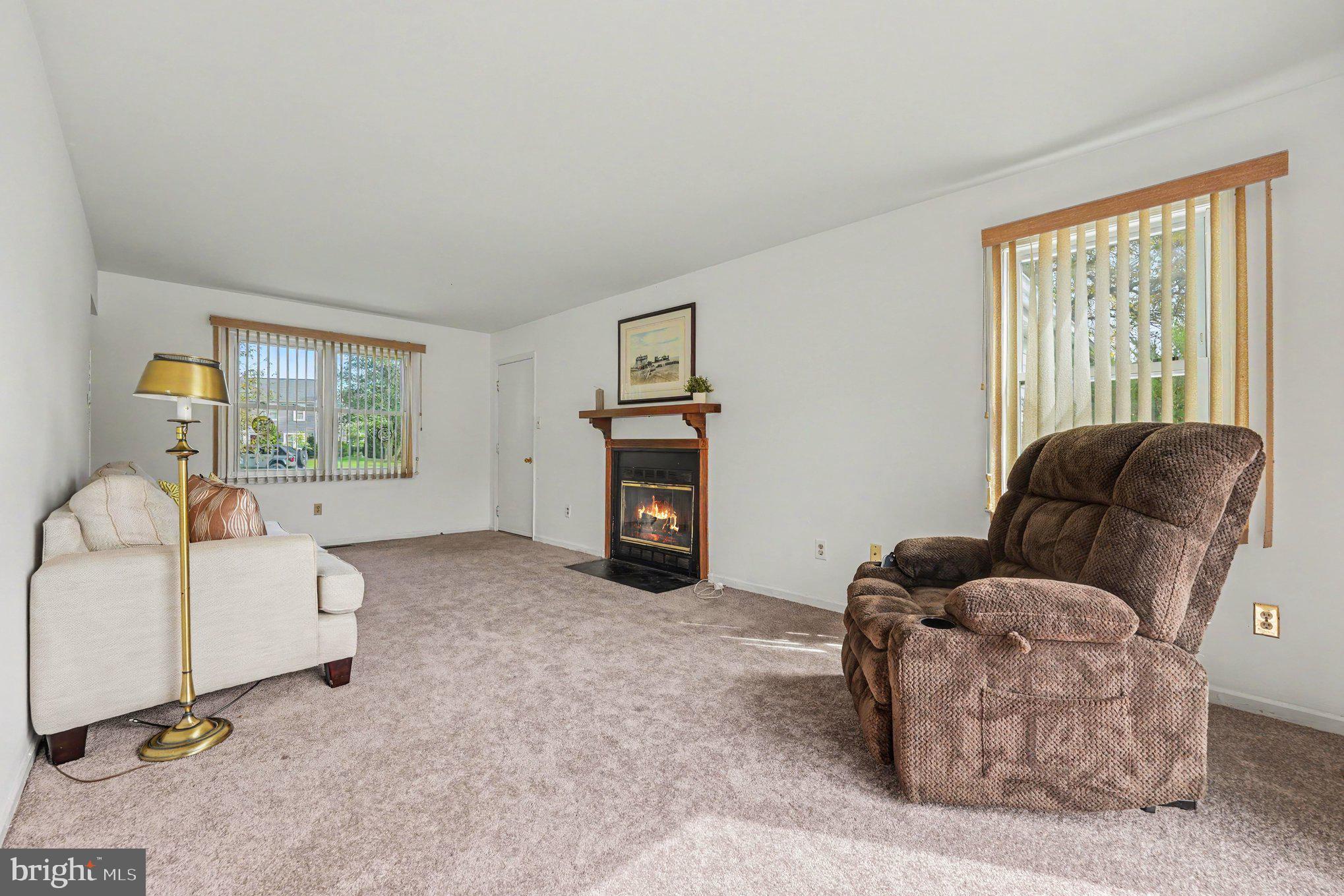308 Hampton Cir, Gilbertsville, PA 19525 photo