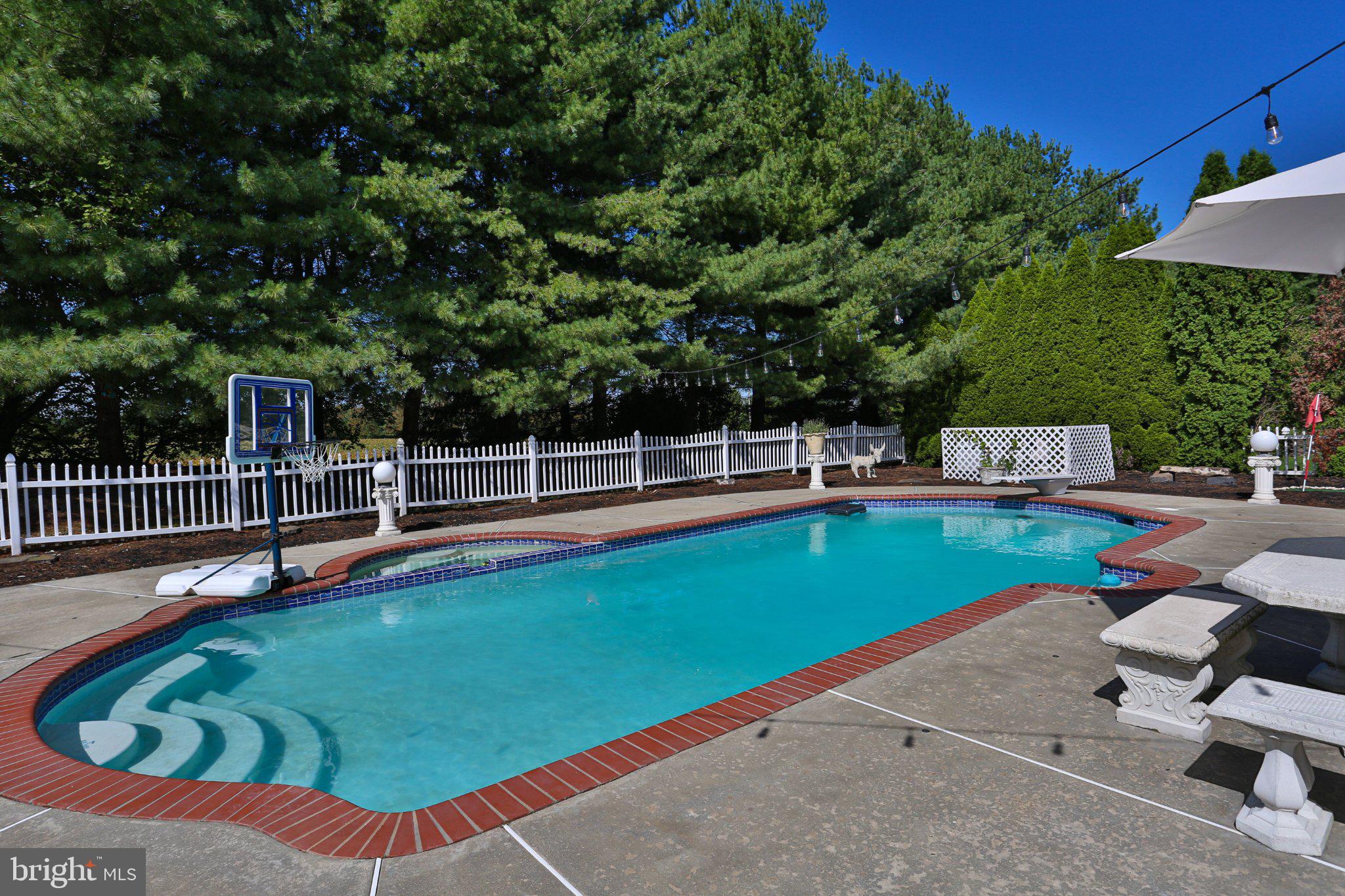 1100 Longwood Dr, Quakertown, PA 18951 photo