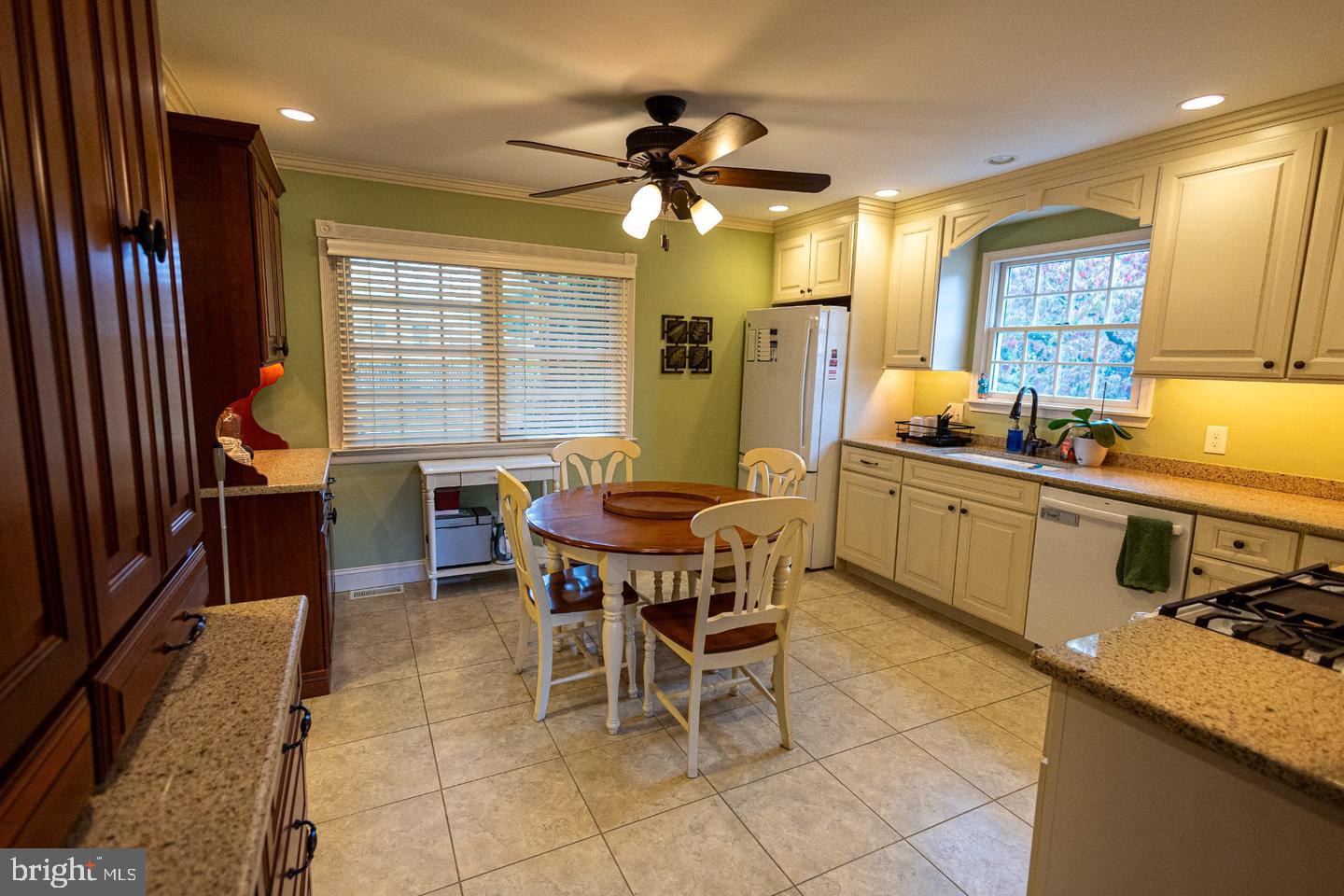 732 S Valley Ave, Vineland, NJ 08360 photo