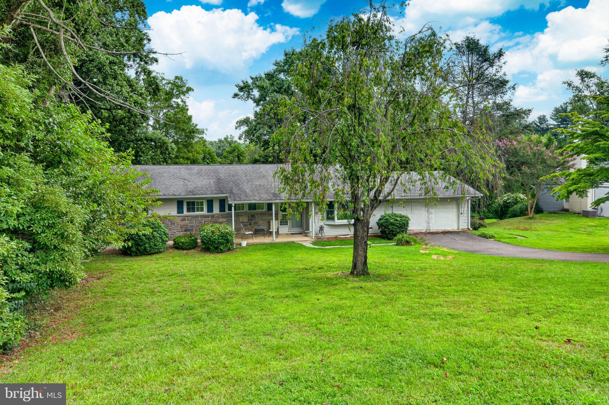 905 Ridley Creek Dr, Media, PA 19063 photo