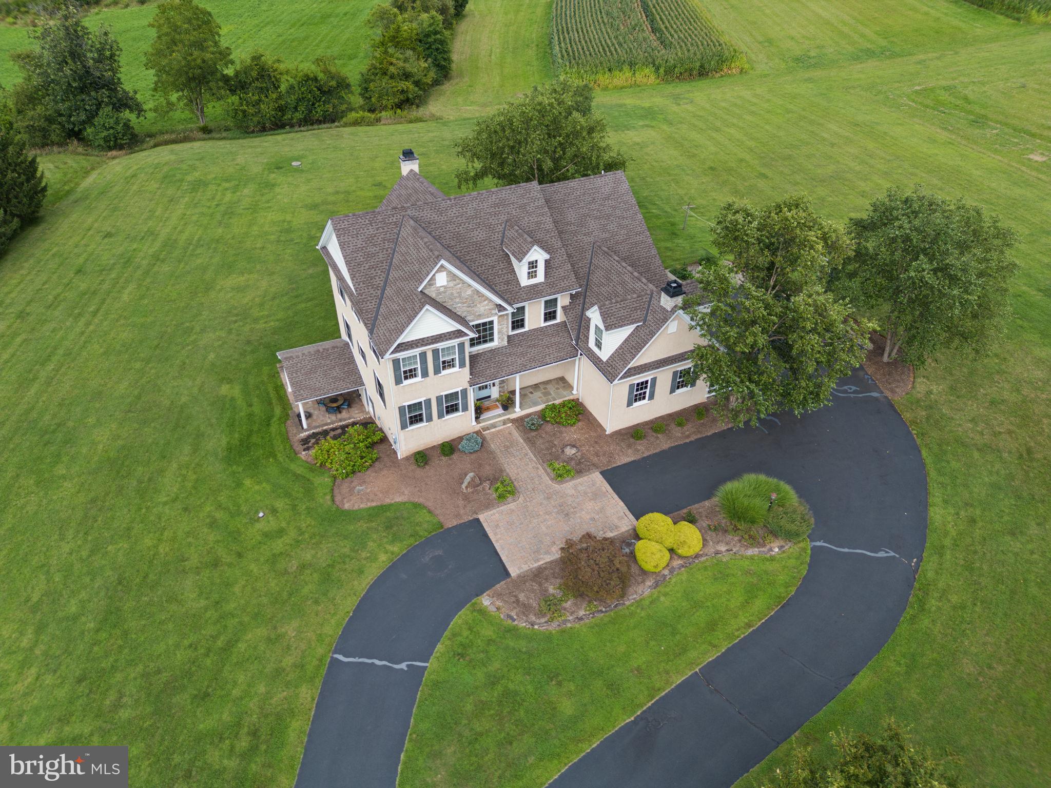 521 Dewar Dr, Telford, PA 18969 photo