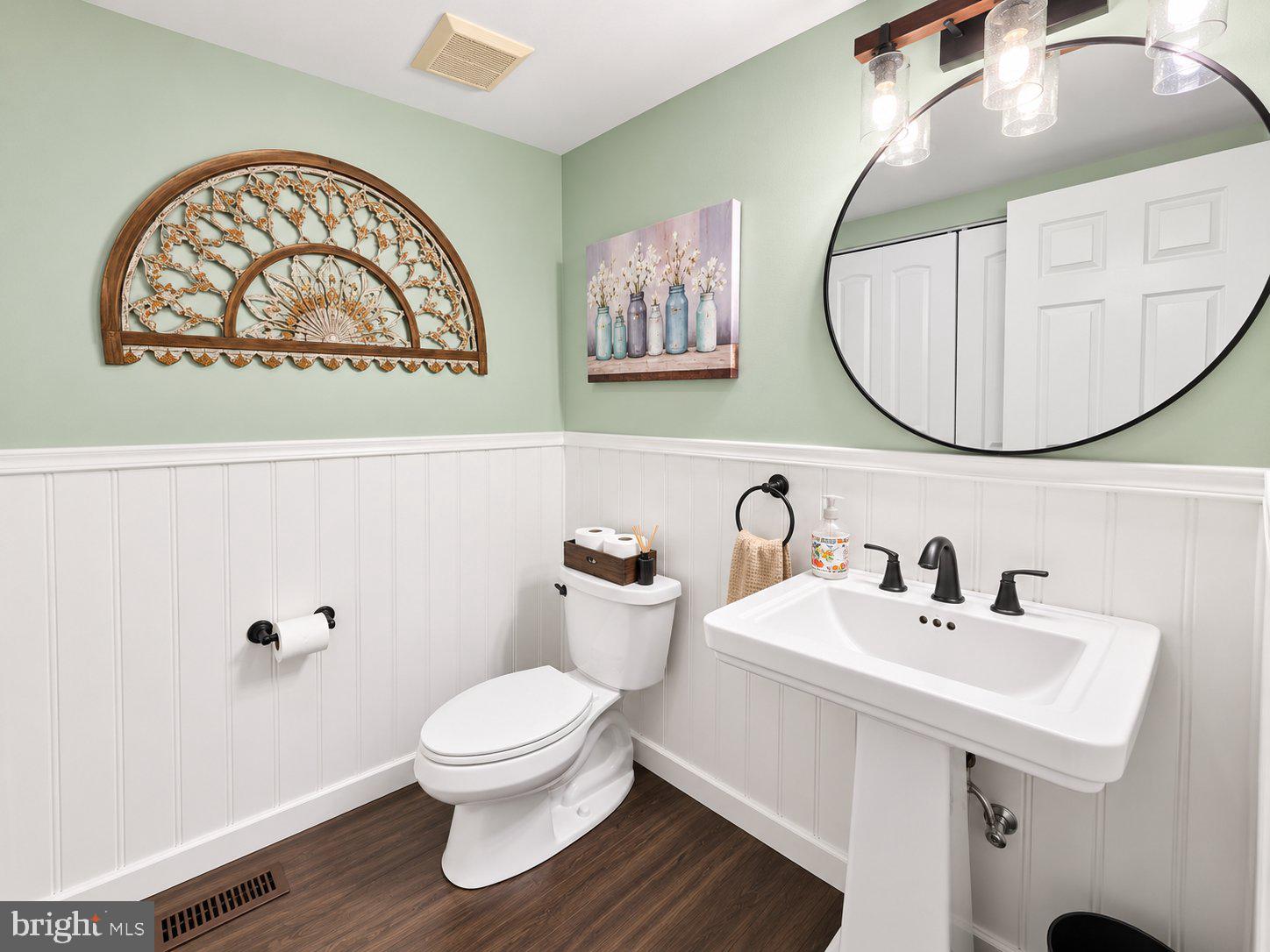 47 Skyview Way, Newtown, PA 18940 photo