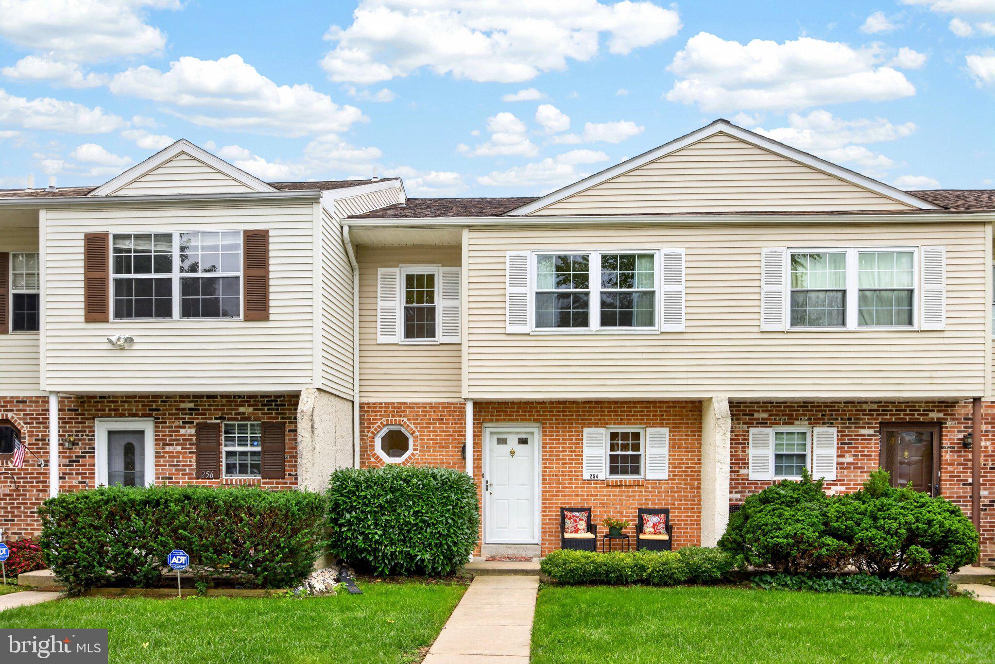 254 Carlyn Ct, Downingtown, PA 19335