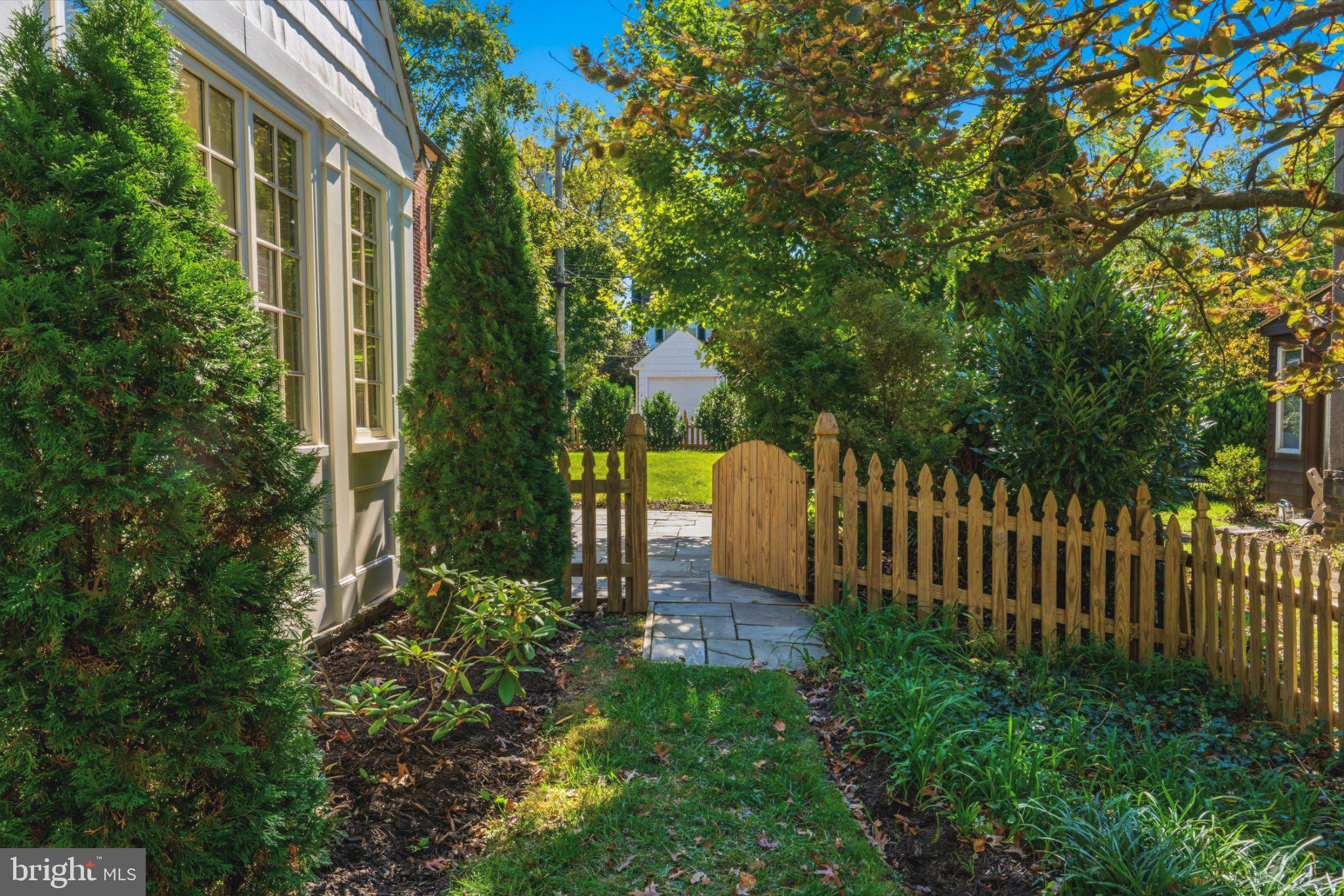 325 Broxton Rd, Baltimore, MD 21212 photo