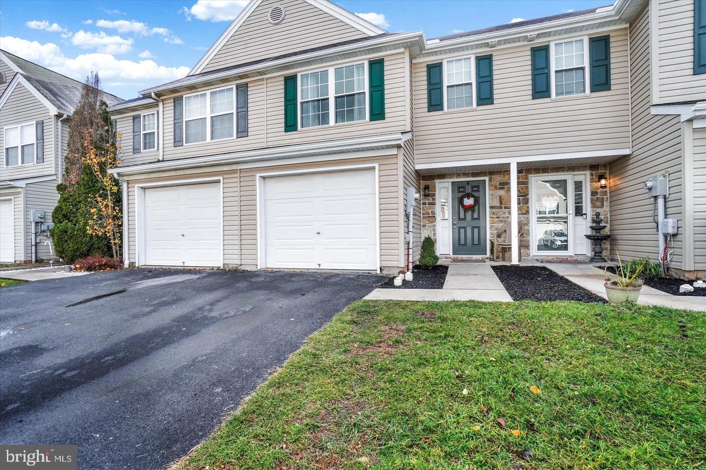 340 Fisher Dr, York, PA 17404