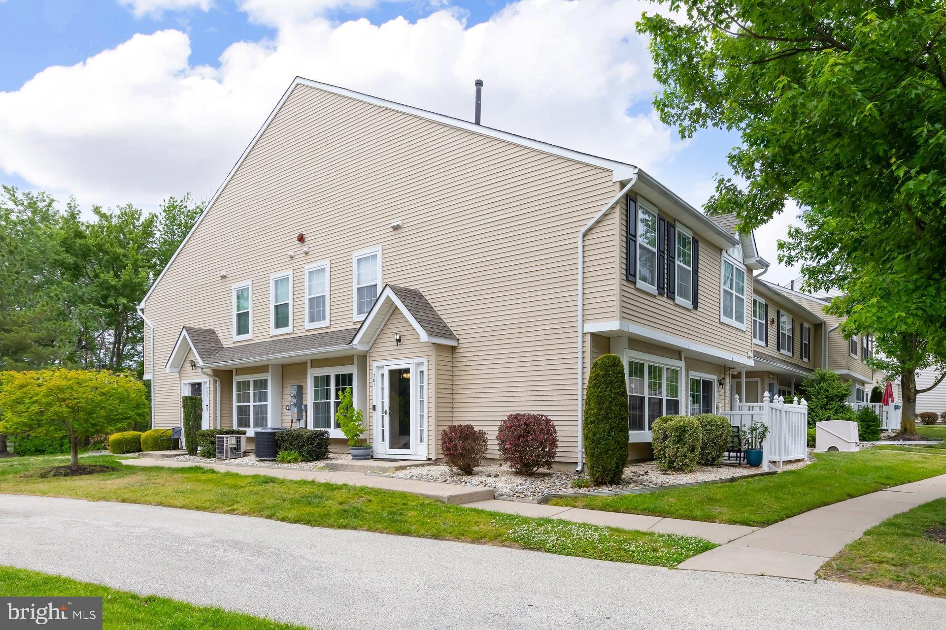 701 Tanglewood Dr, Sicklerville, NJ 08081