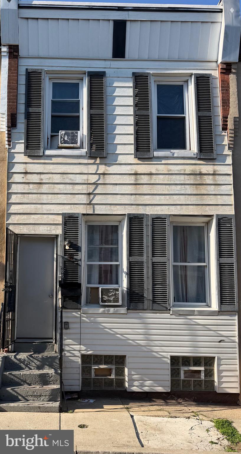 661 Clementine St, Philadelphia, PA 19134