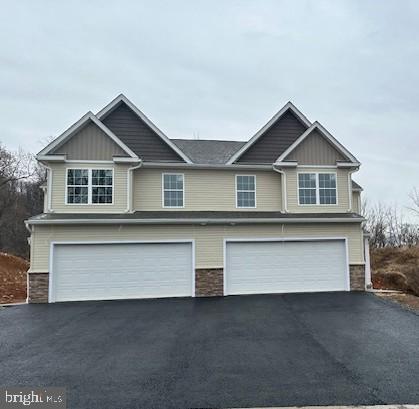 38 Rosalies Way, Temple, PA 19560