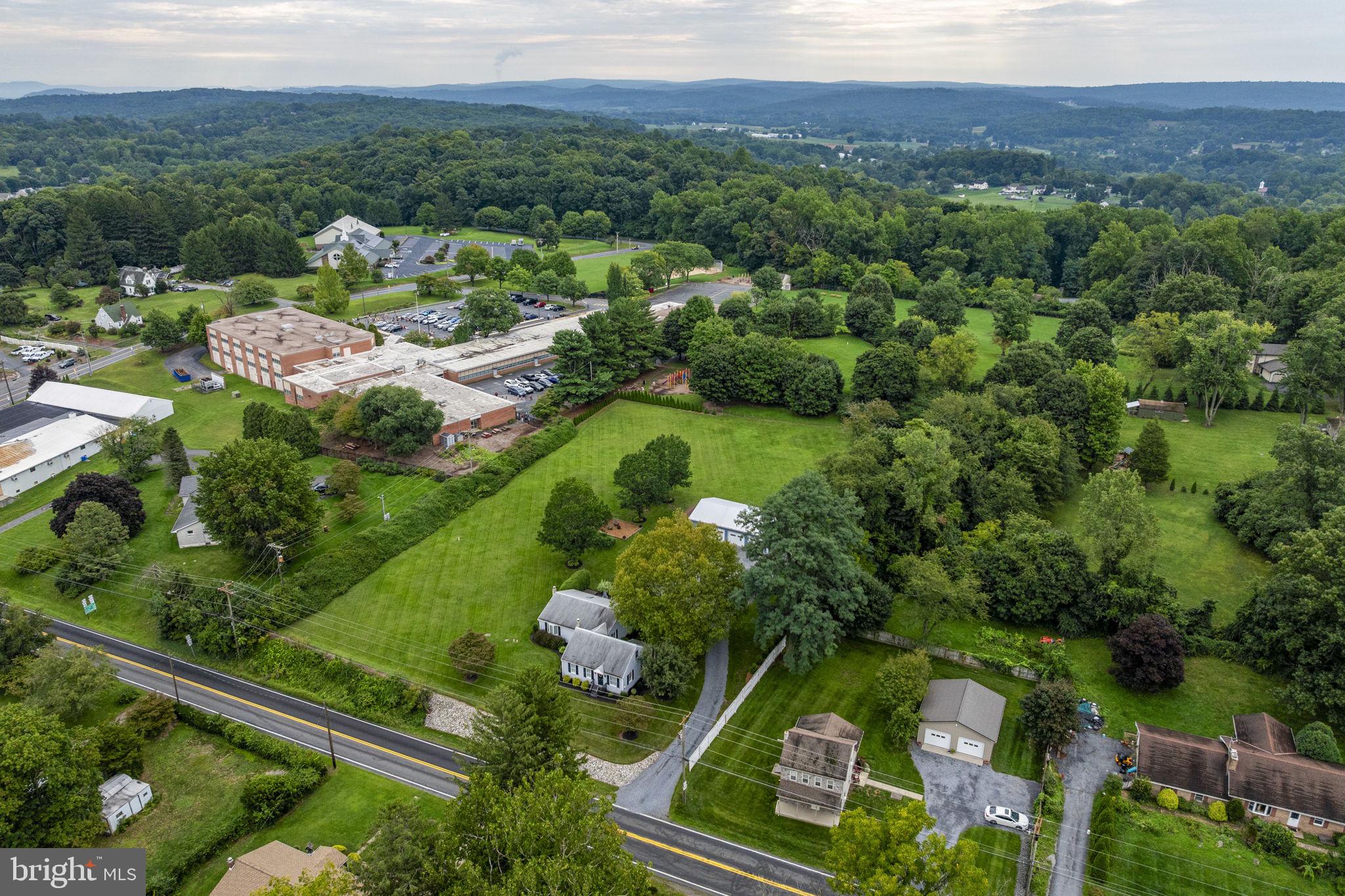 4464 New Holland Rd, Mohnton, PA 19540