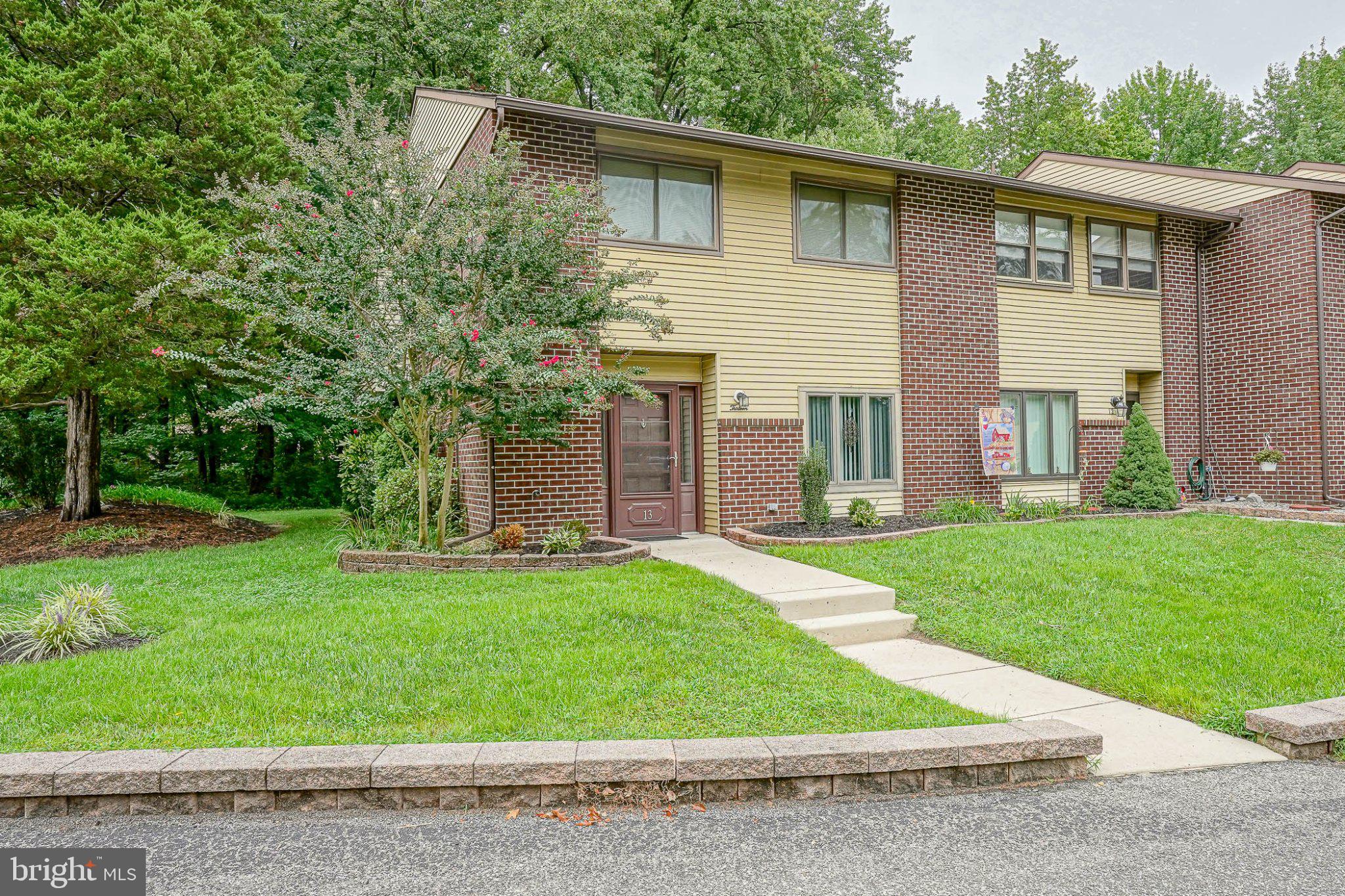 13 Buckthorn Ct, Woodbury, NJ 08096