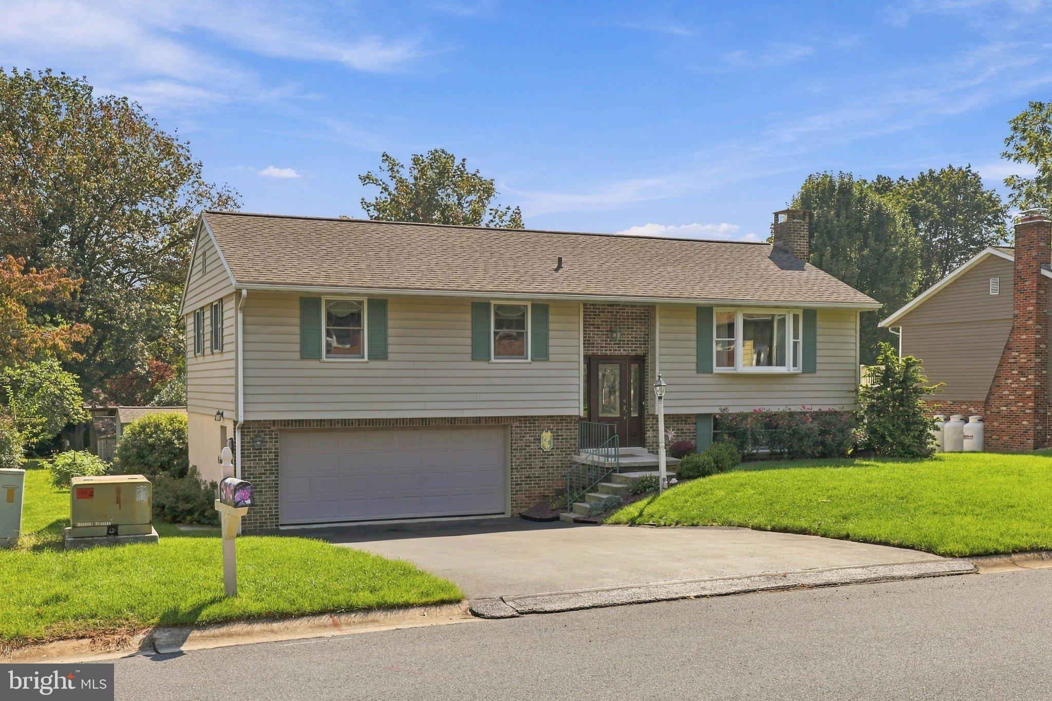 43 Cardinal Dr, Stevens, PA 17578 photo