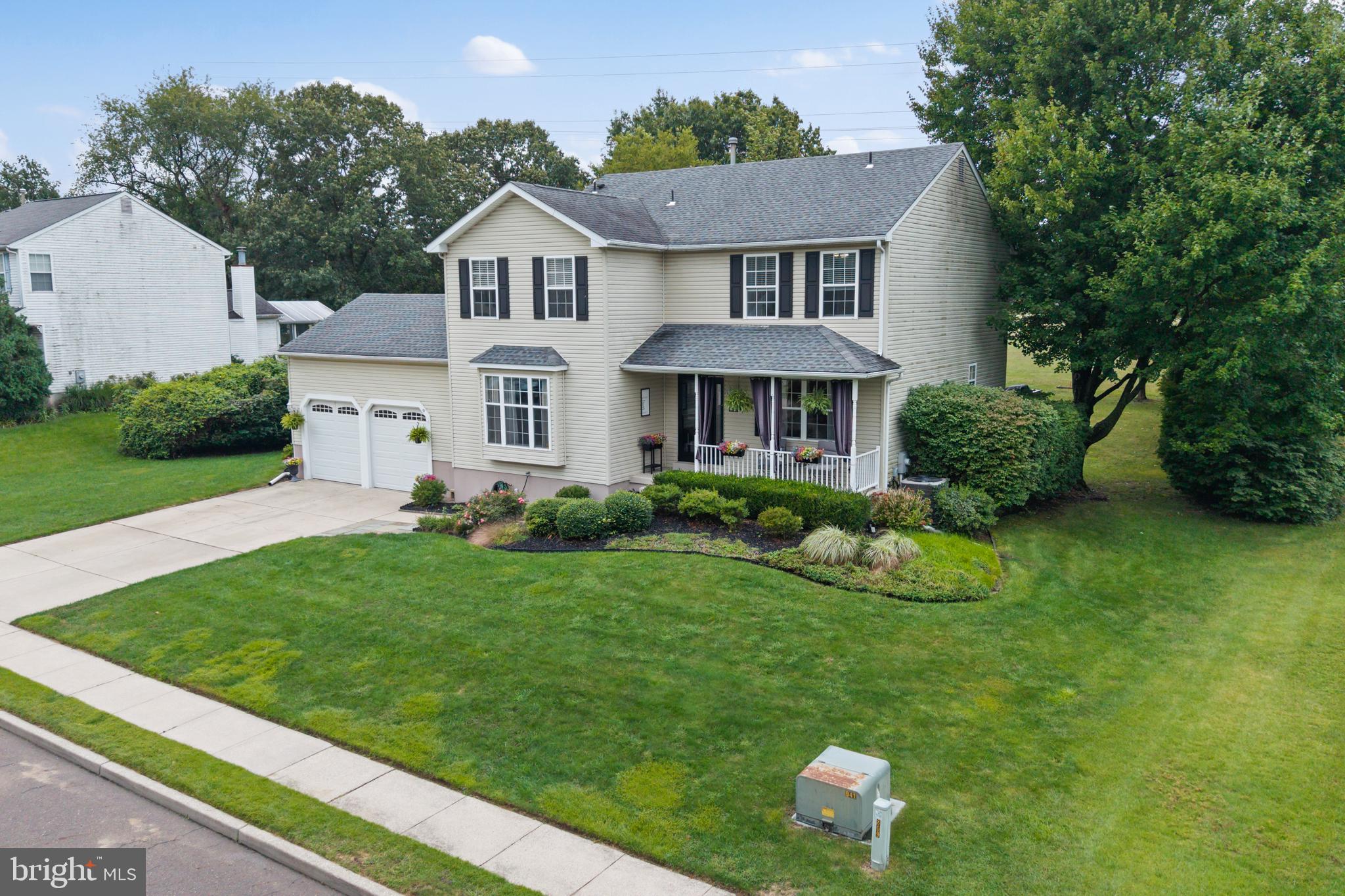9 Autumn Ln, Burlington, NJ 08016 photo