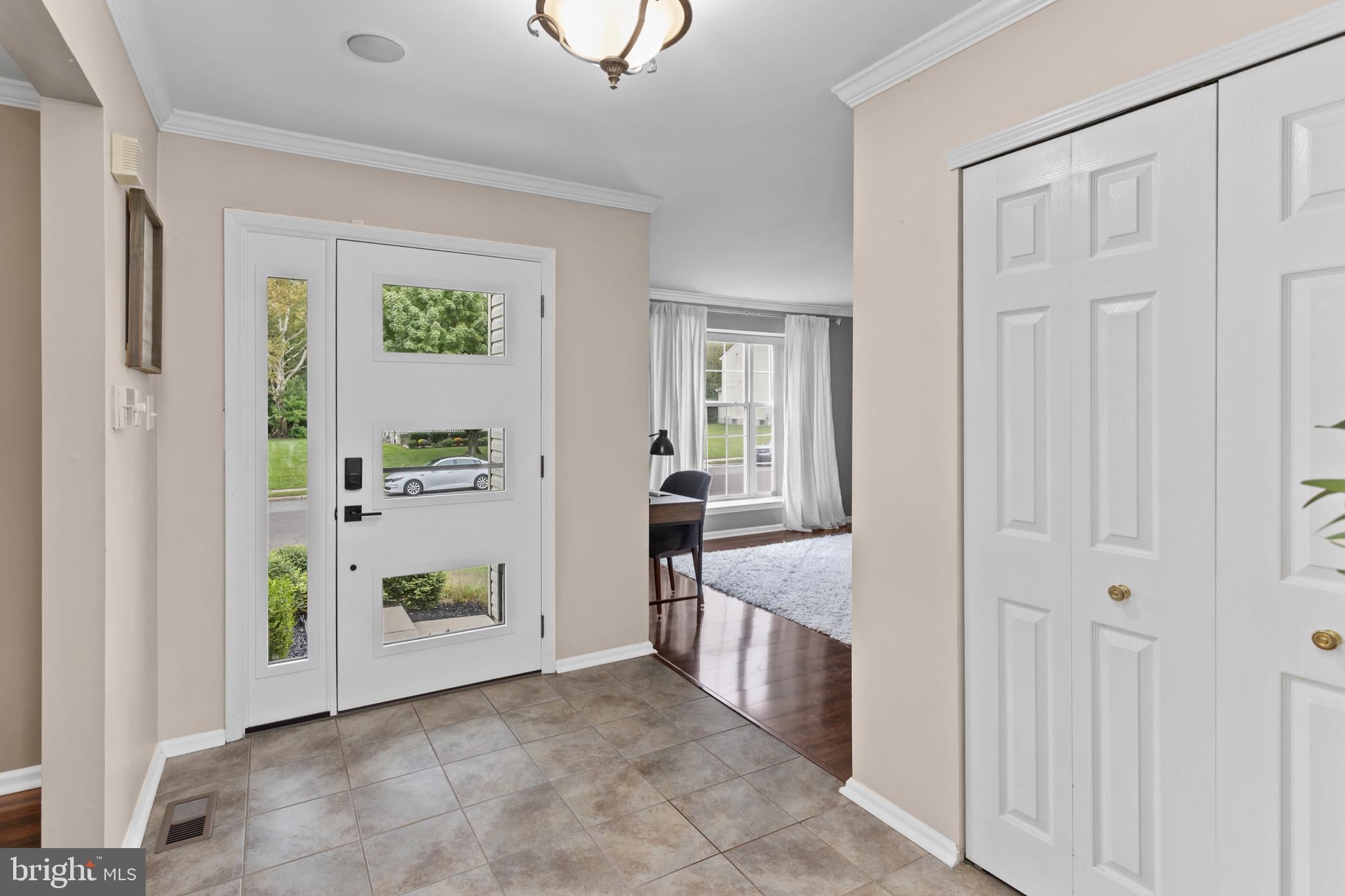 9 Autumn Ln, Burlington, NJ 08016 photo