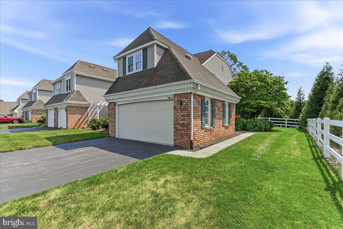 919 Samantha Cir, Chester Springs, PA 19425 photo