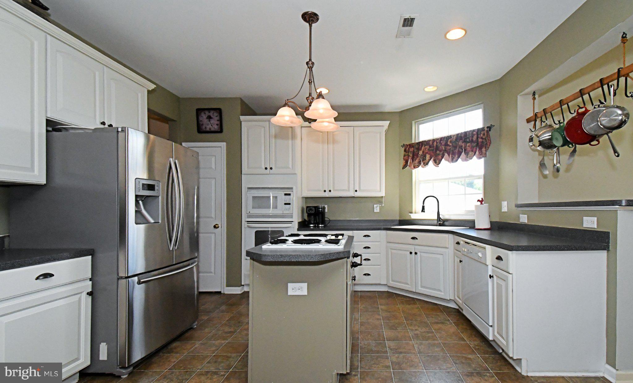 4528 Deep Glen Way, Doylestown, PA 18902 photo