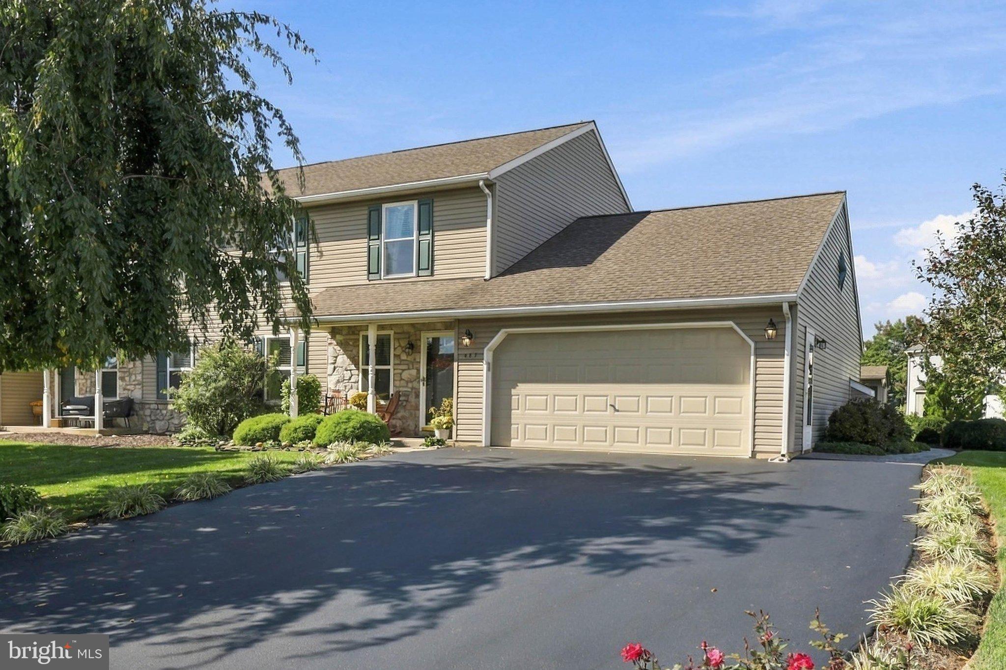 487 Daisy Dr, New Holland, PA 17557