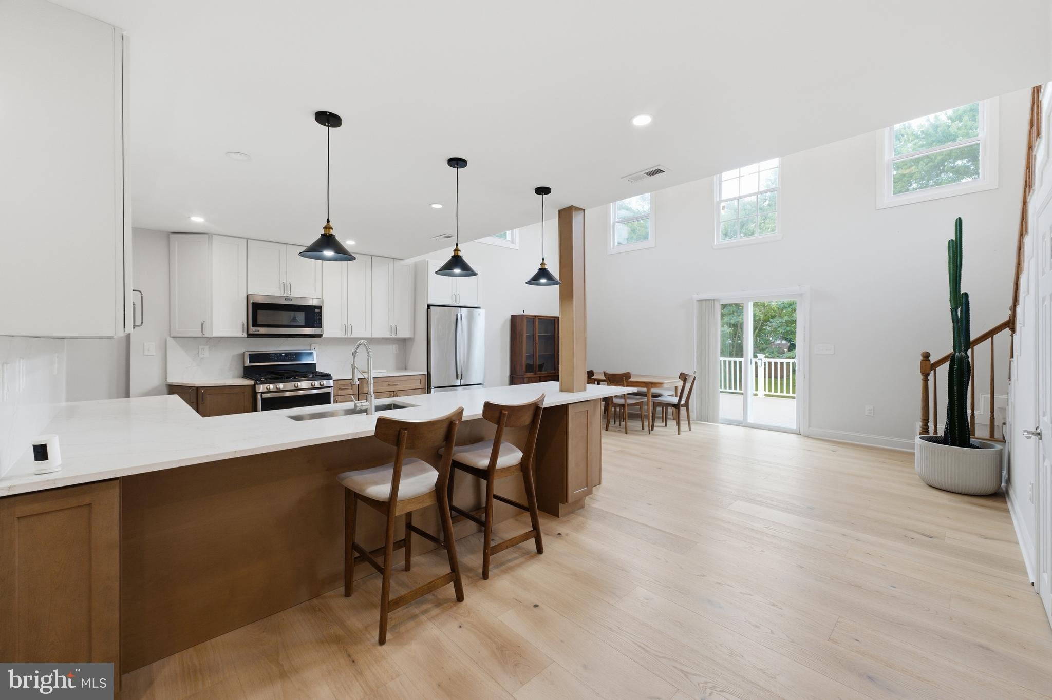 8421 Grove Rd, Ellicott City, MD 21043