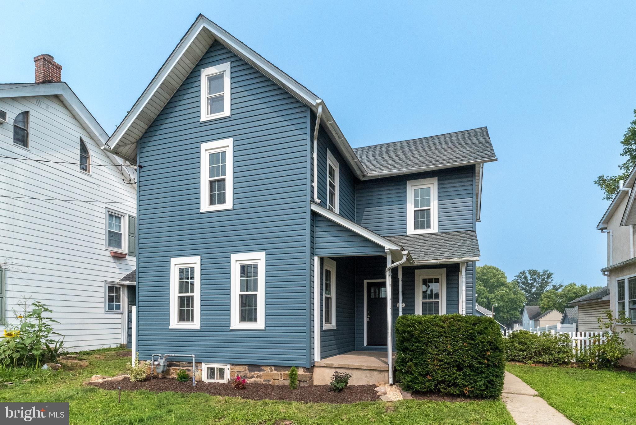 39 9th St, Quakertown, PA 18951