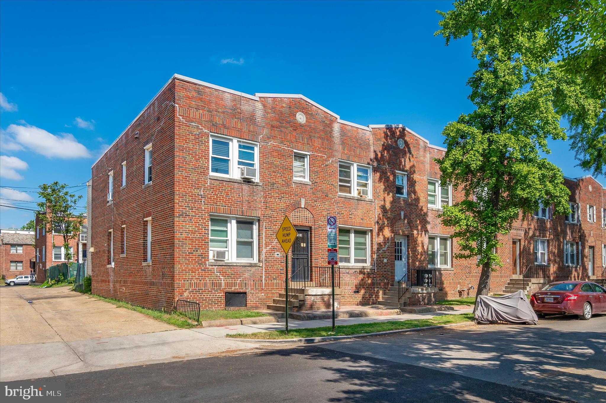 1010 1012 16th St, Washington, DC 20002