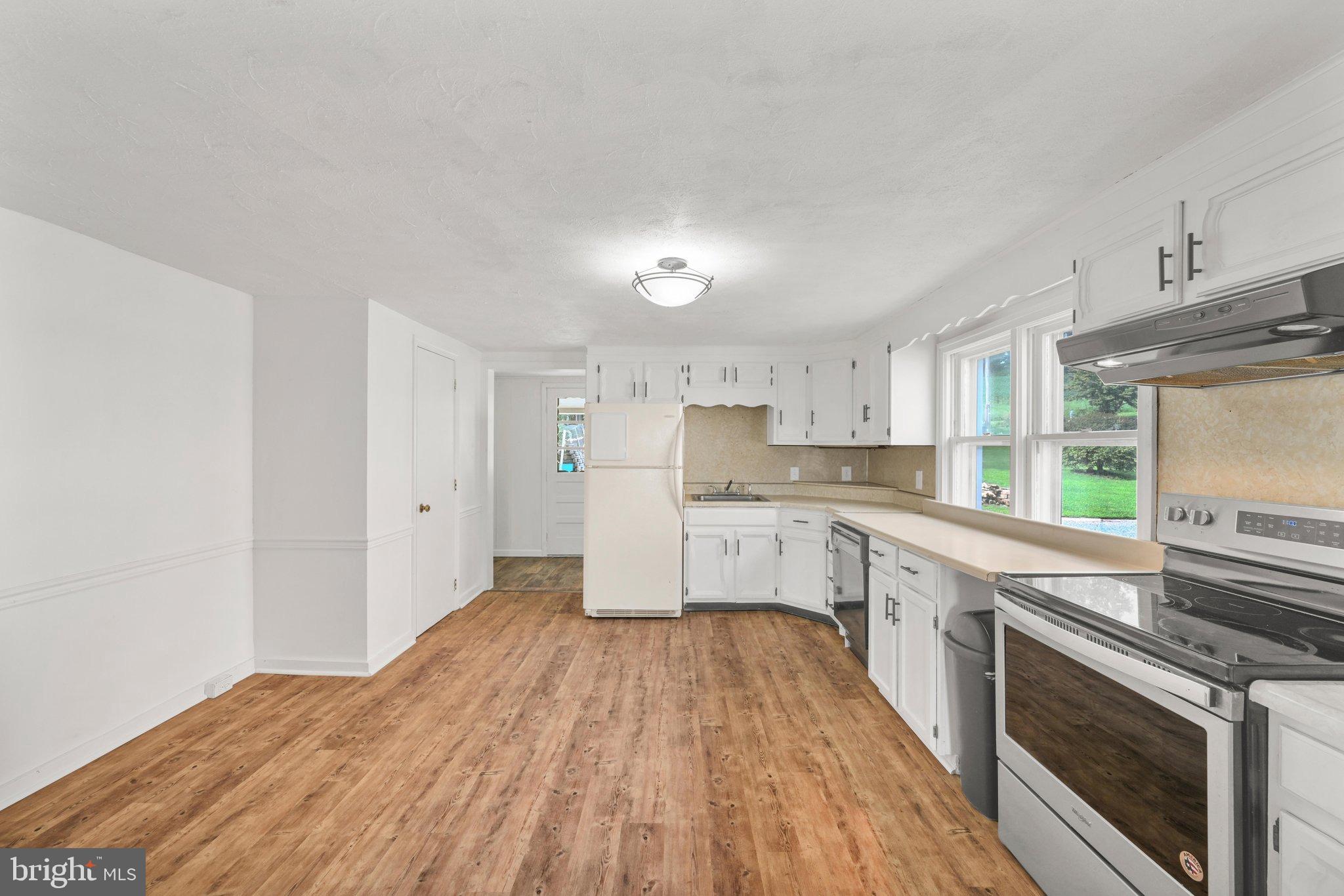 1305 Kramer Mill Rd, Denver, PA 17517 photo
