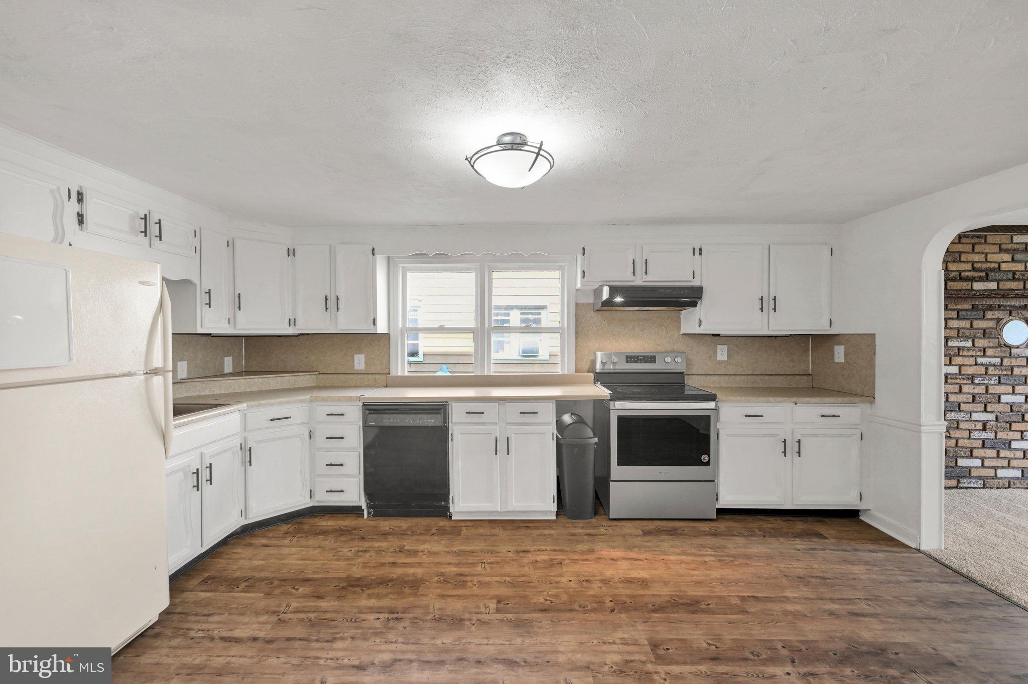 1305 Kramer Mill Rd, Denver, PA 17517 photo