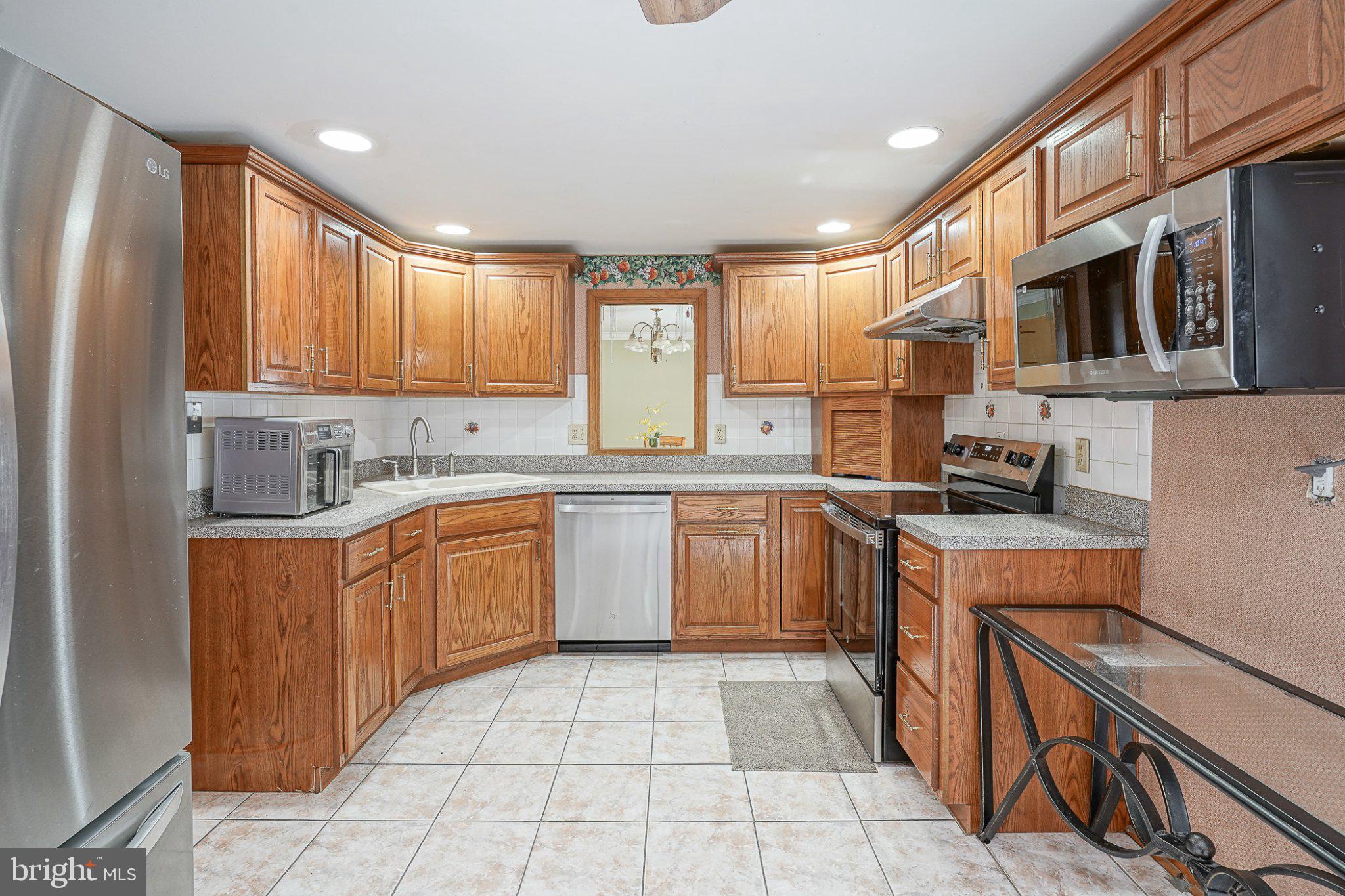 557 Covered Bridge Rd, Cherry Hill, NJ 08034 photo