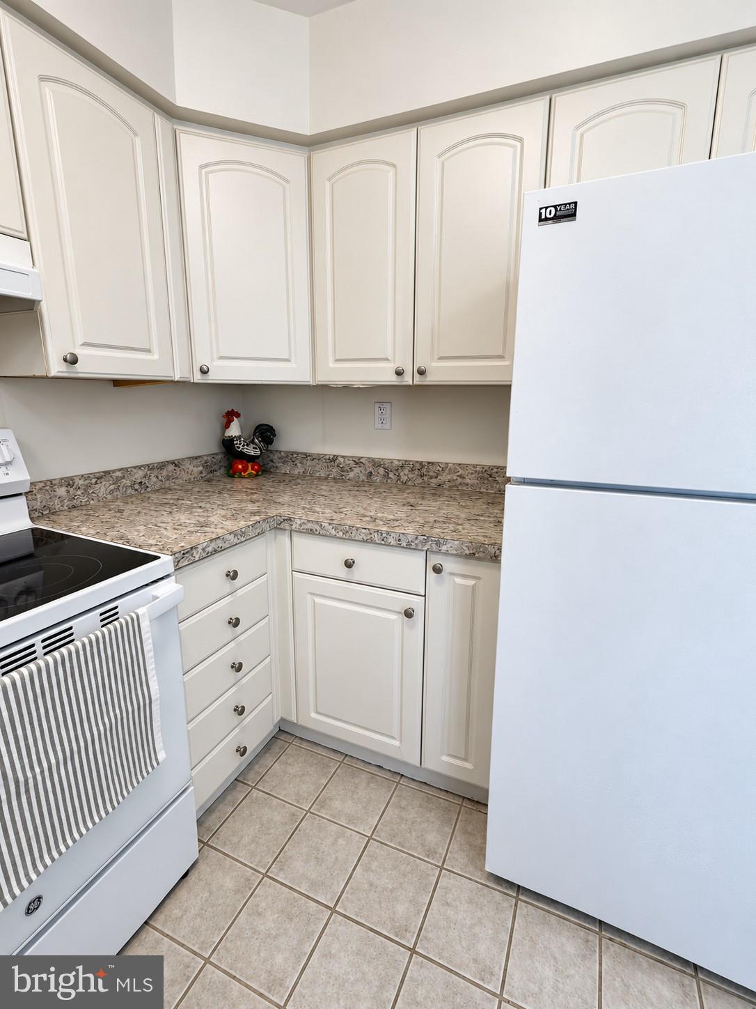 5765 Corsair Ct, Bensalem, PA 19020 photo