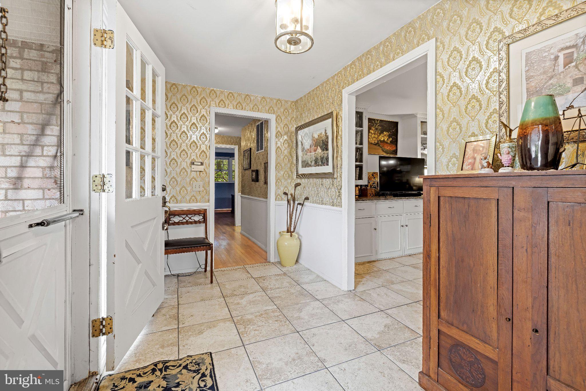 2114 Pot Spring Rd, Lutherville Timonium, MD 21093 photo