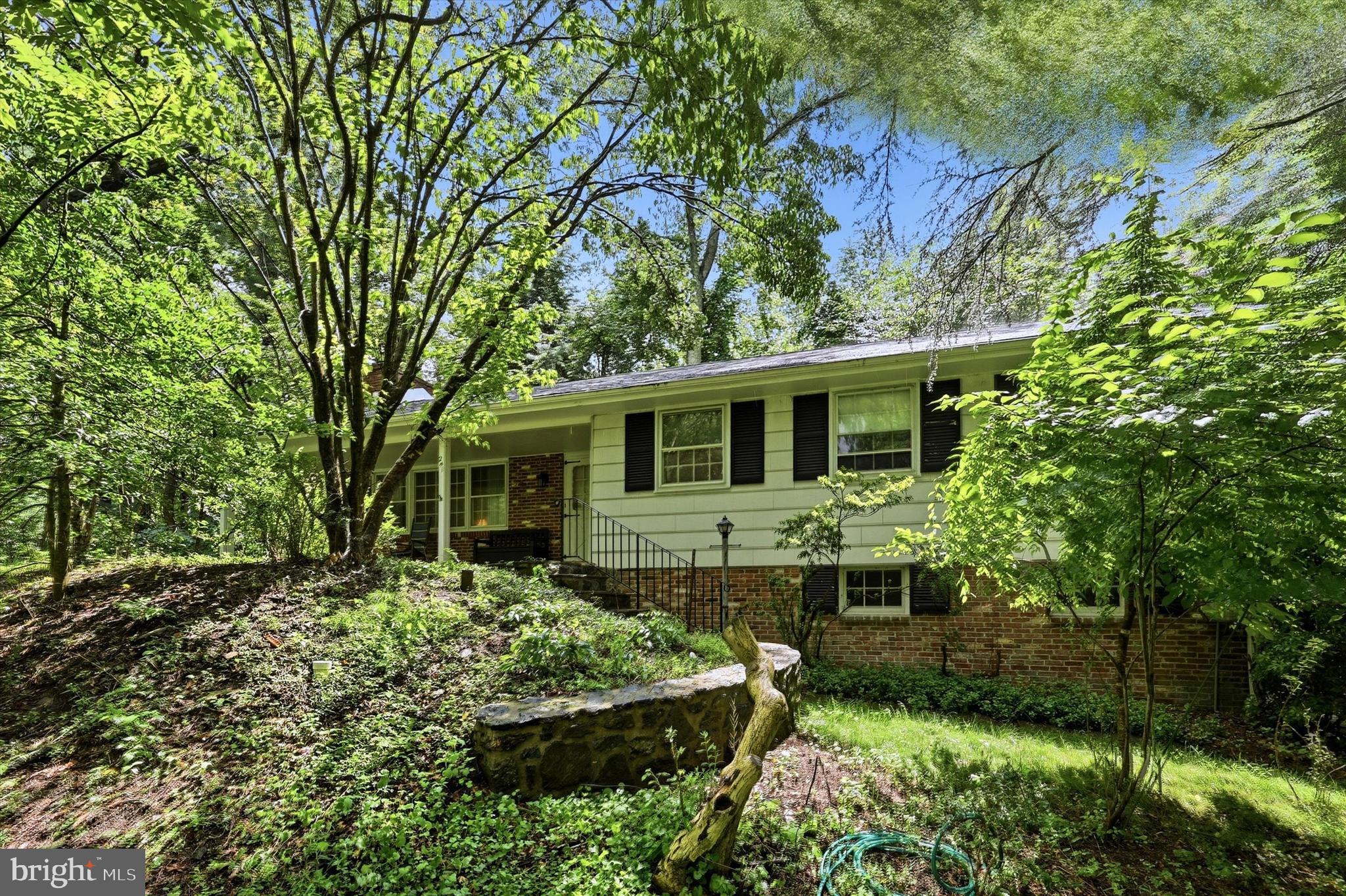 241 Timber Jump Ln, Media, PA 19063