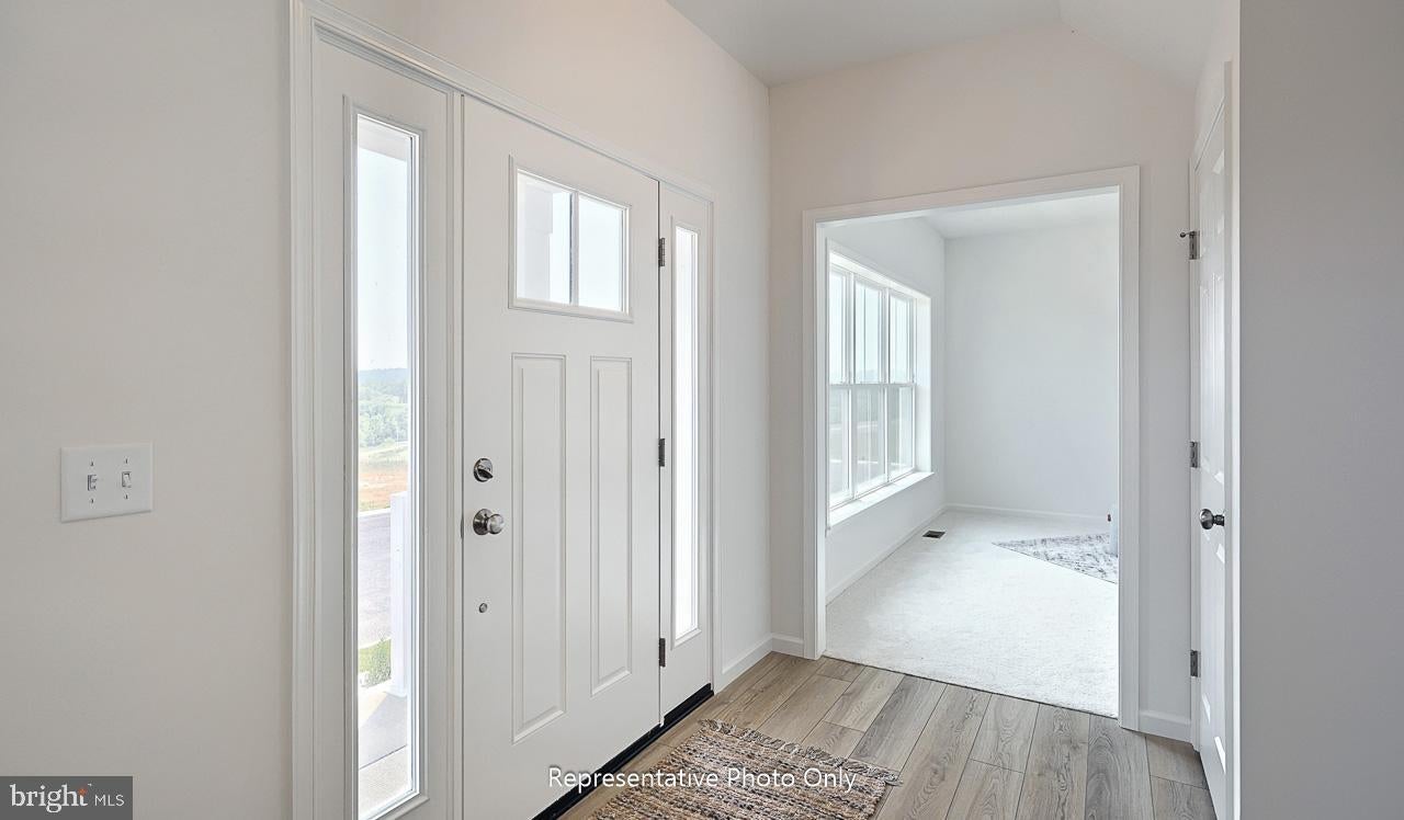 109 Copper Ridge Dr, Newmanstown, PA 17073 photo