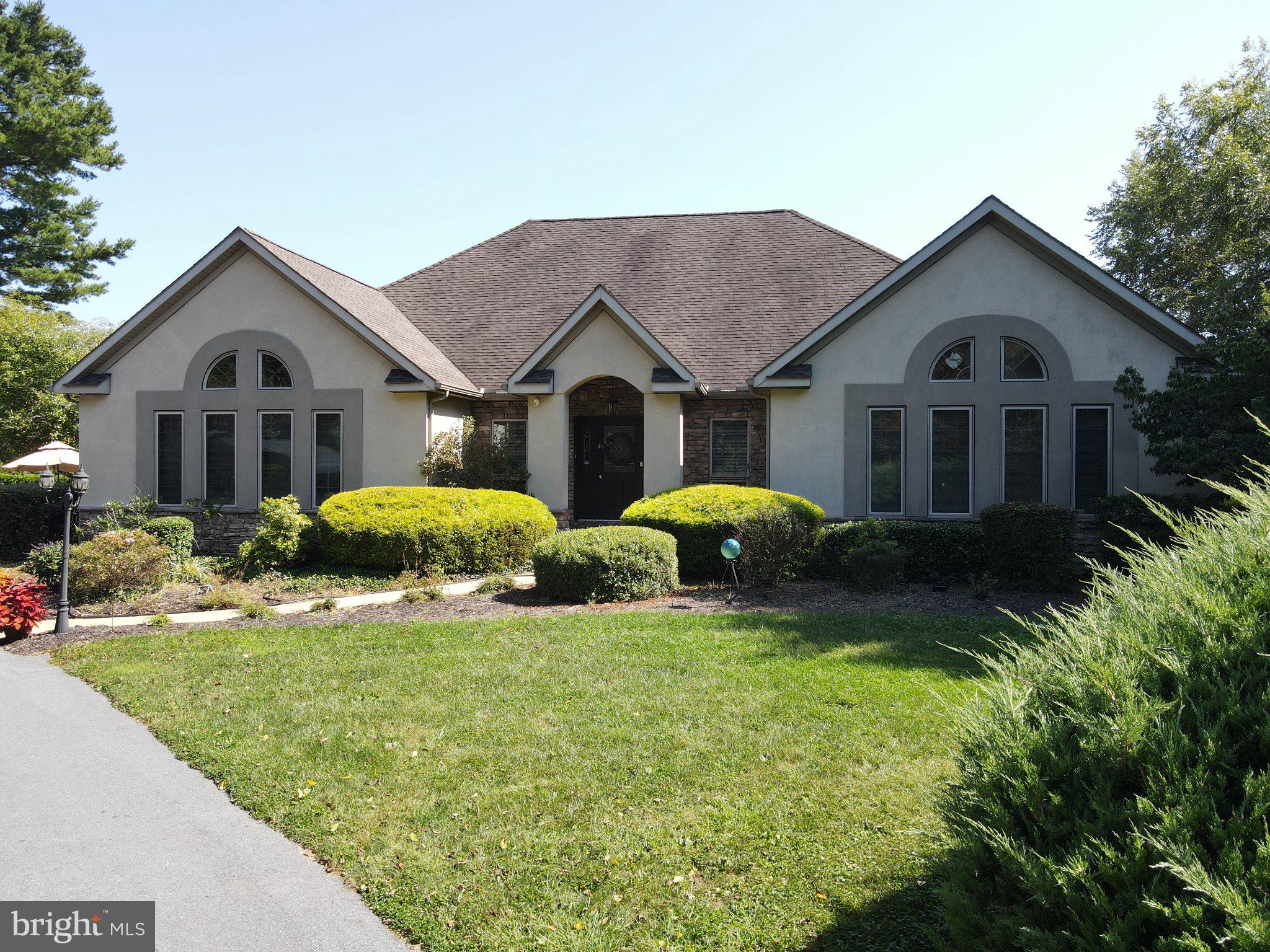 890 Mount Pleasant Rd, Lebanon, PA 17042