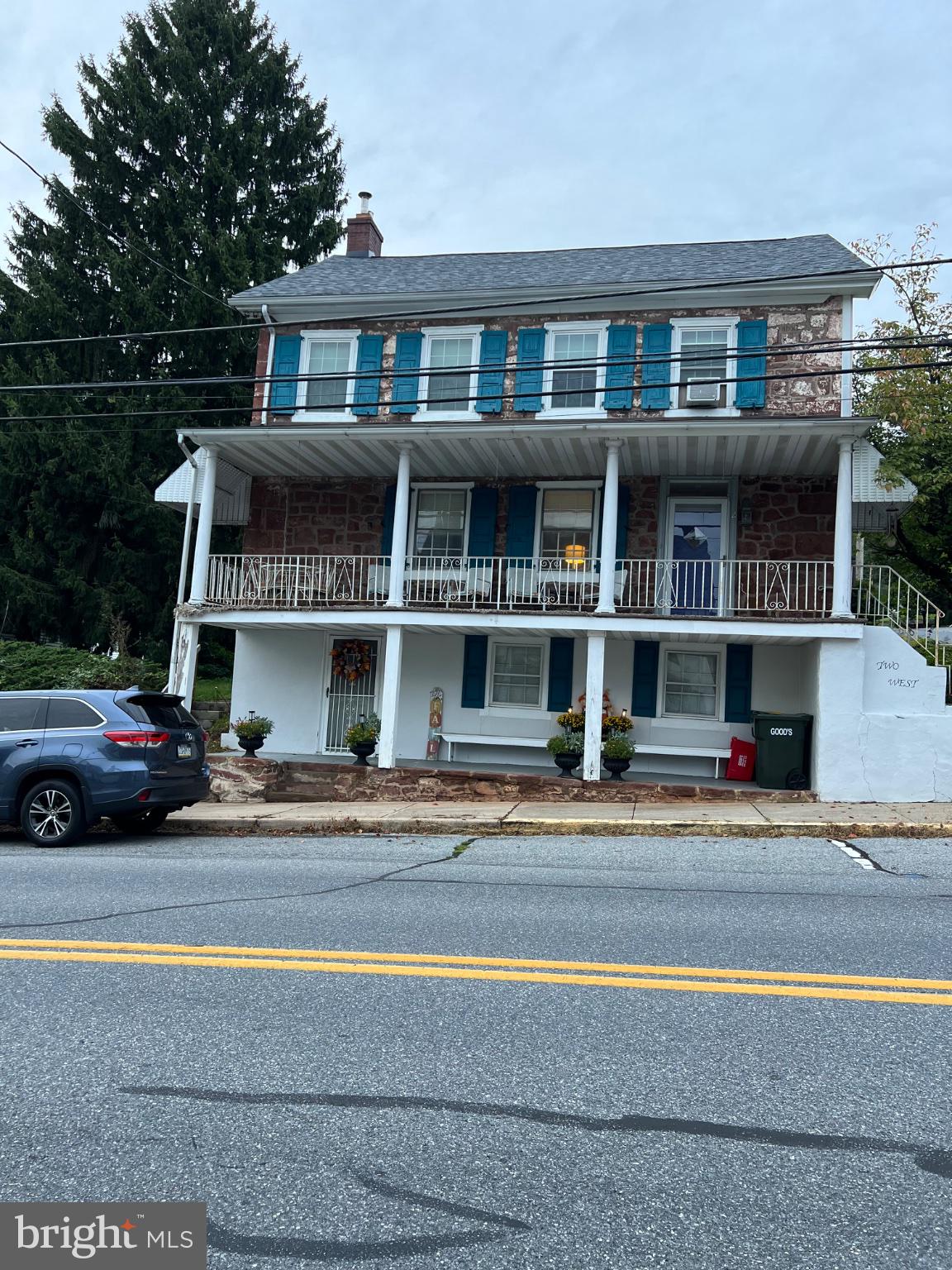 2 Main St, Adamstown, PA 19501