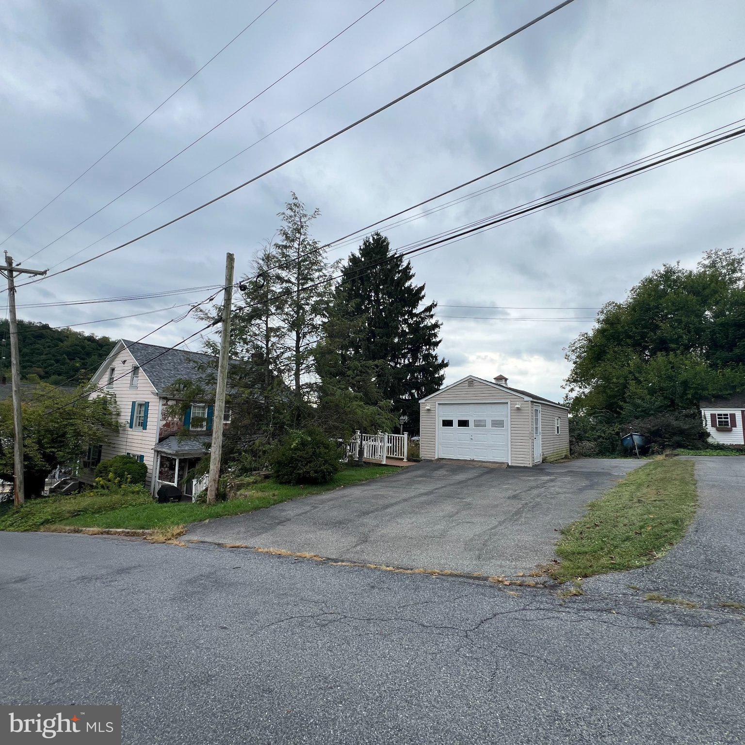 2 Main St, Adamstown, PA 19501 photo