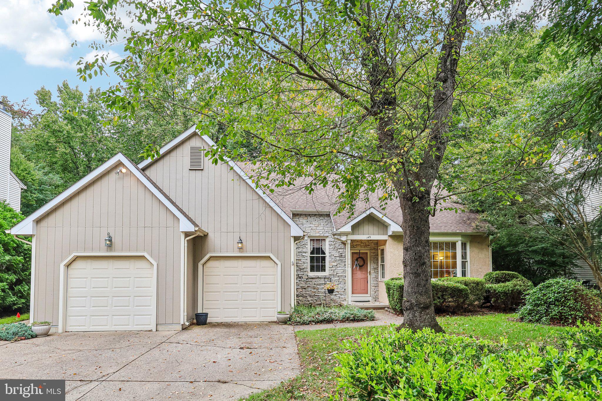 149 Hooton Rd, Mount Laurel, NJ 08054