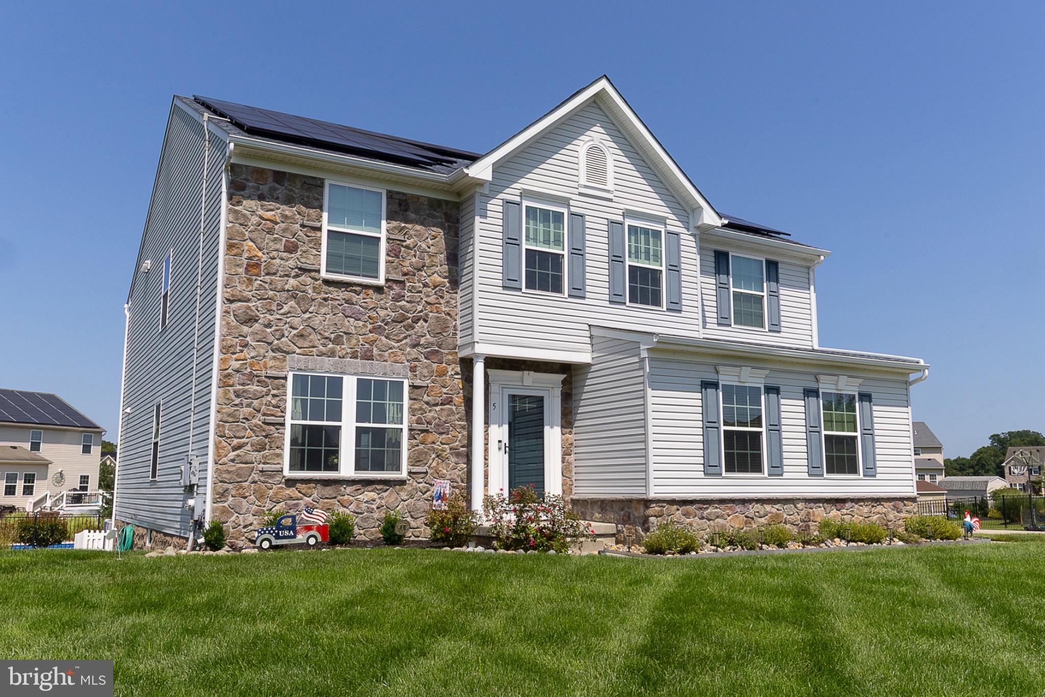 5 Arthur St, Pedricktown, NJ 08067
