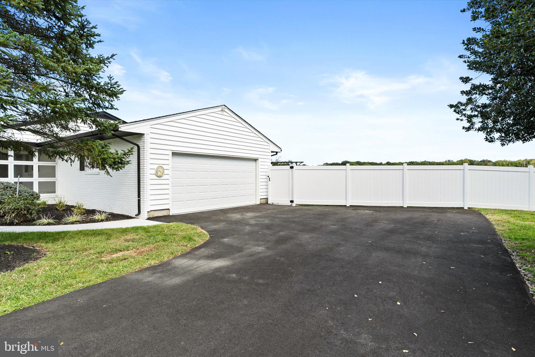 190 Robbins Edinburg Rd, Robbinsville, NJ 08691 photo