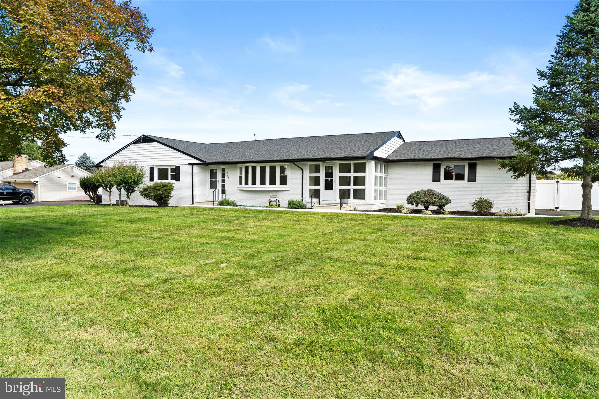 190 Robbins Edinburg Rd, Robbinsville, NJ 08691 photo