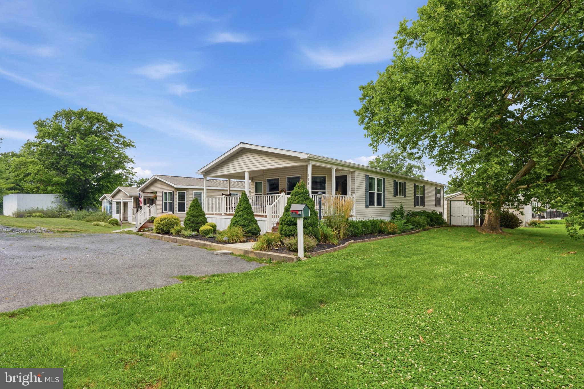 1065 Pine Cir, Telford, PA 18969 photo