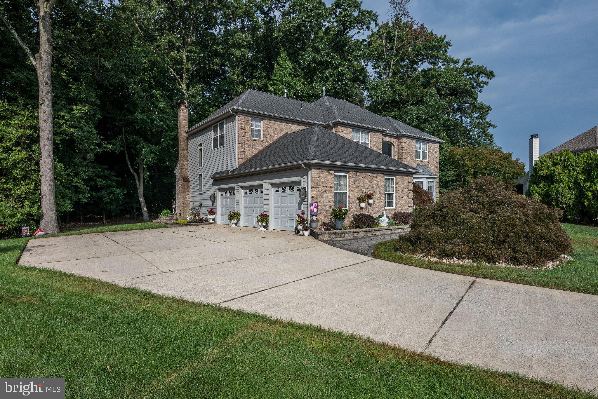 8 Wells Ct, Hainesport, NJ 08036 photo