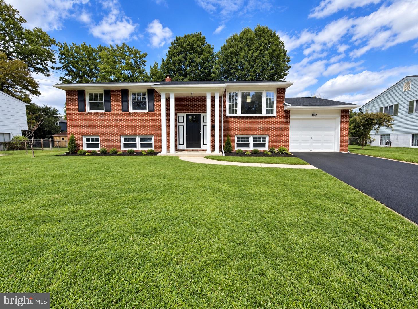 806 Sunset Dr, Somerdale, NJ 08083