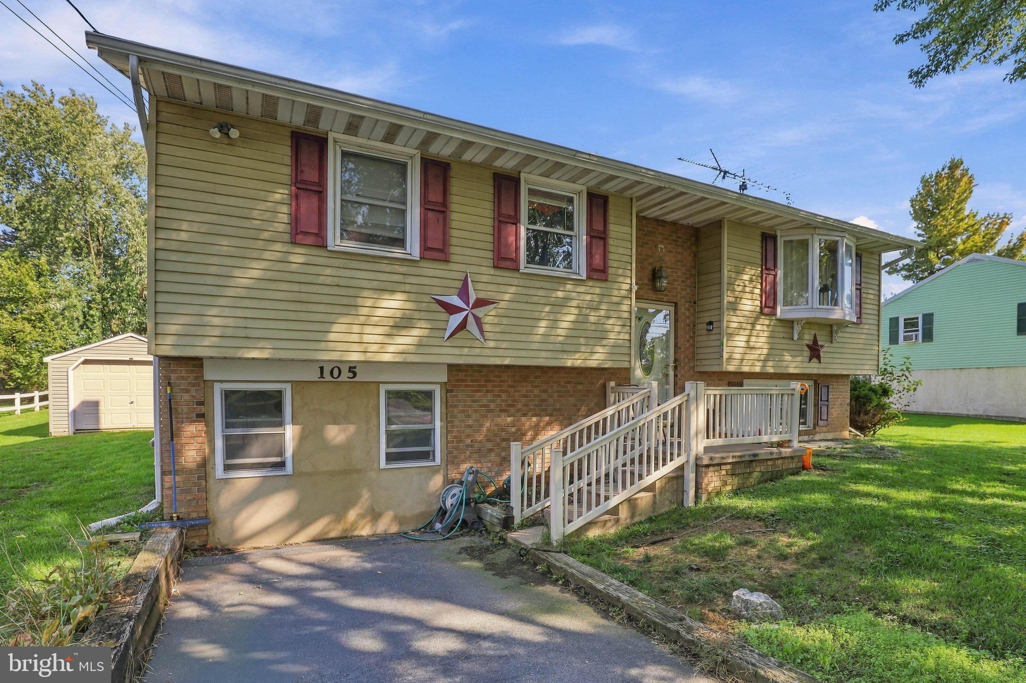 105 Schoeneck Rd, Ephrata, PA 17522
