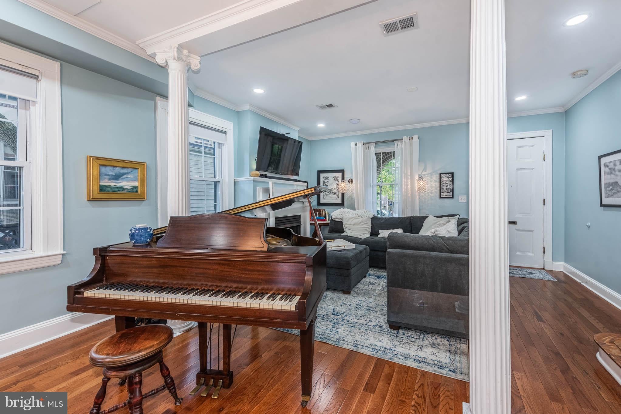 415 Southway, Baltimore, MD 21218 photo