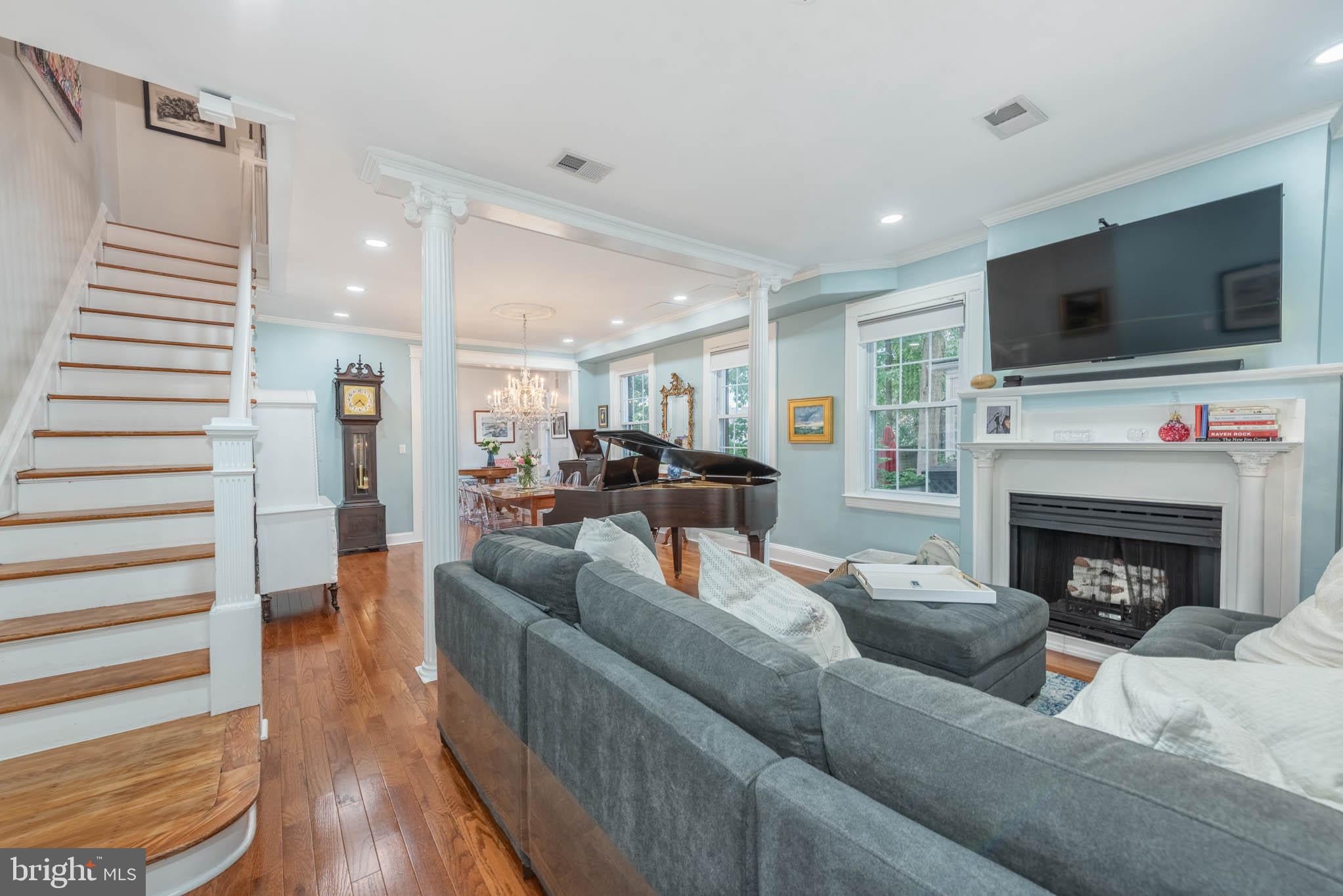 415 Southway, Baltimore, MD 21218 photo
